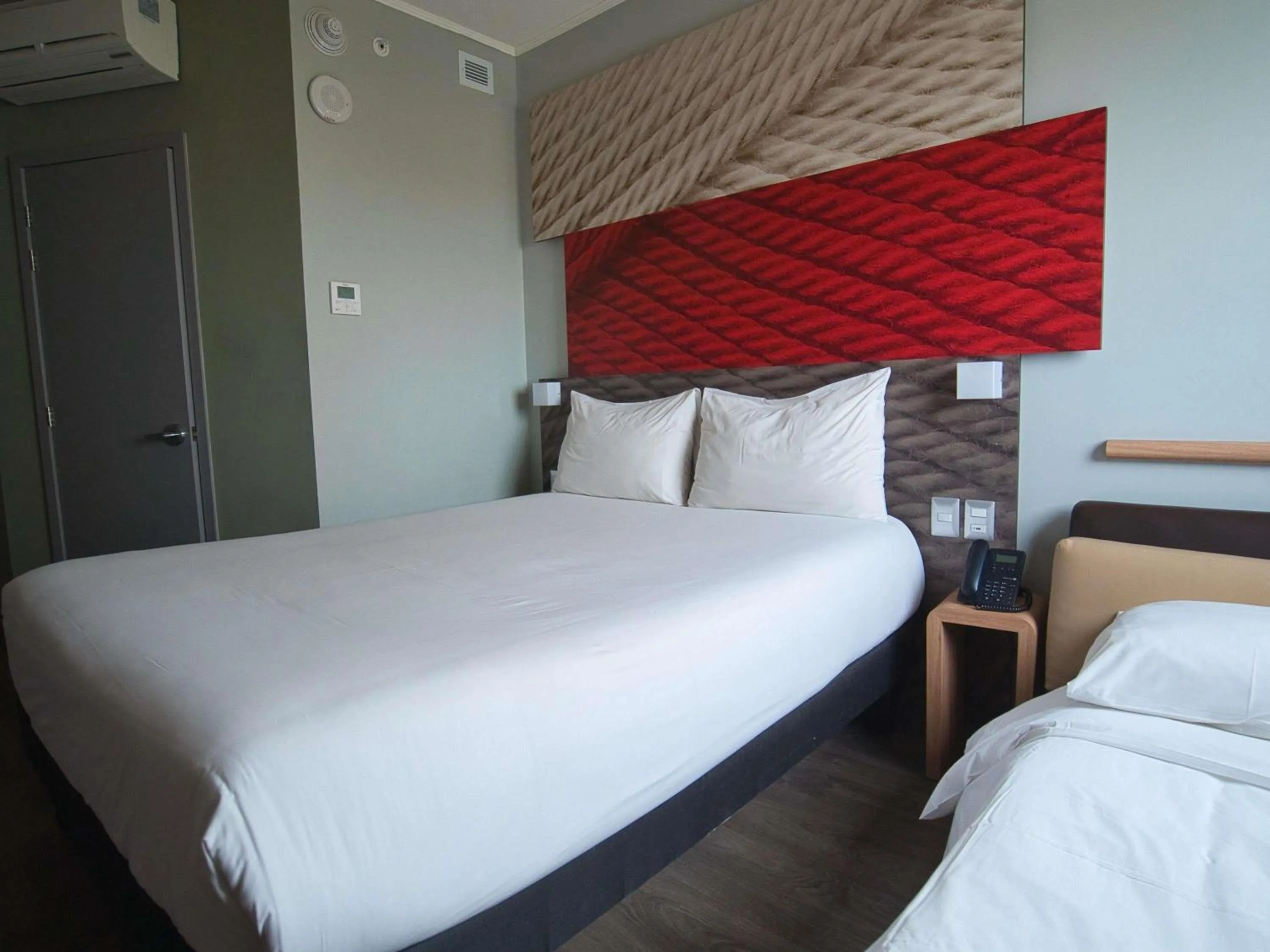 Bedroom, Bed in ibis Trujillo