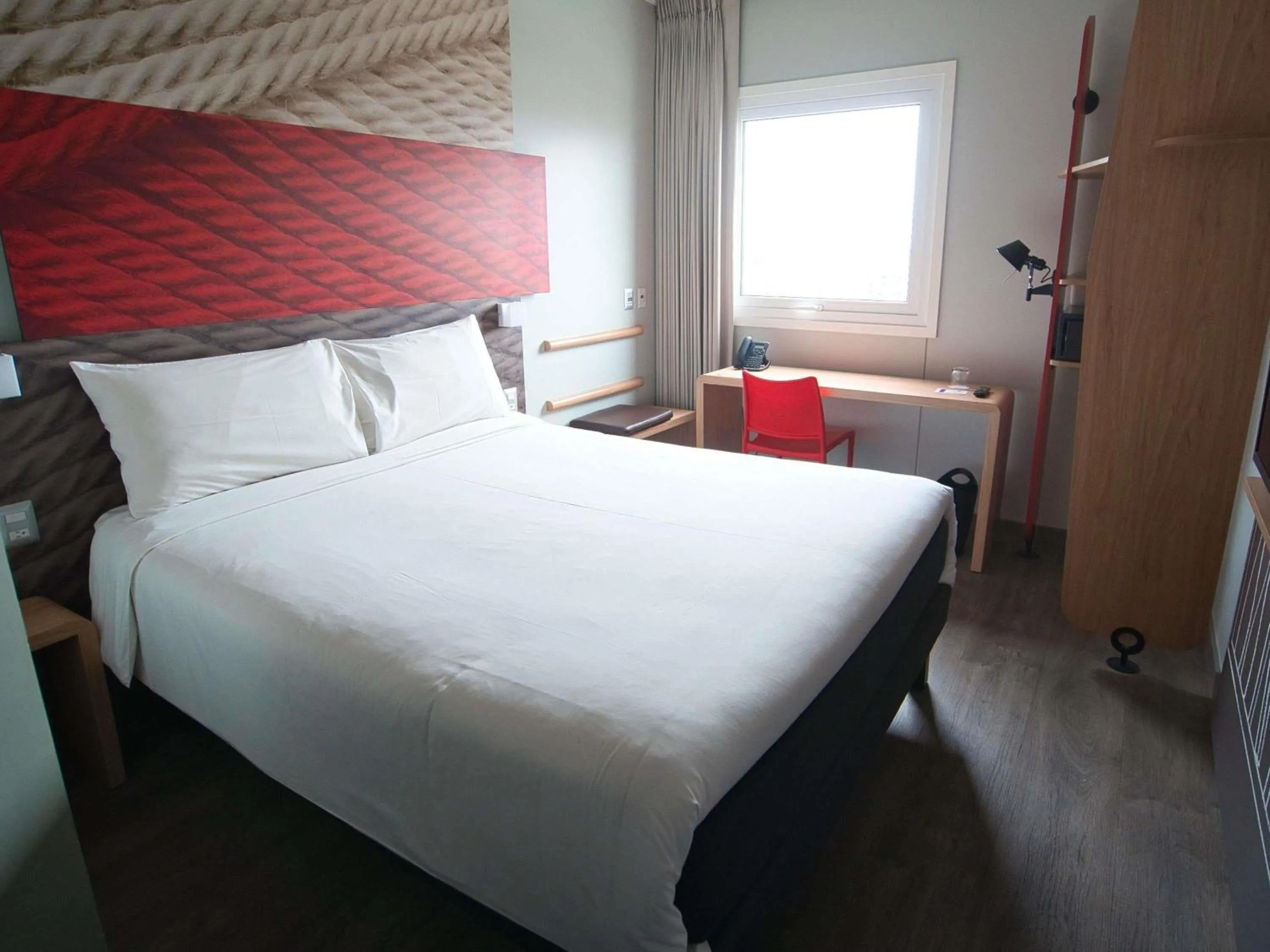 Property building, Bed in ibis Trujillo