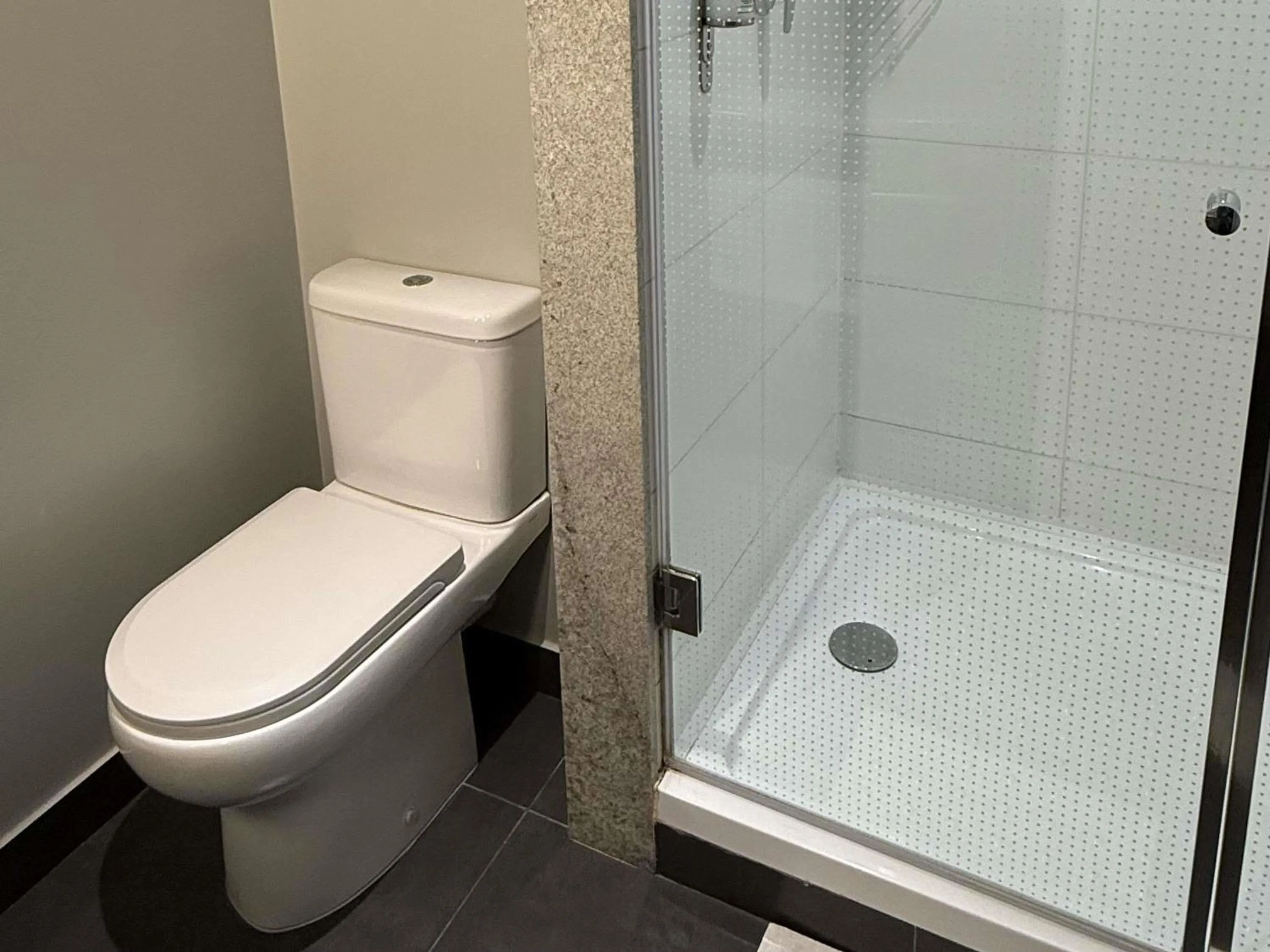 Bedroom in ibis Trujillo