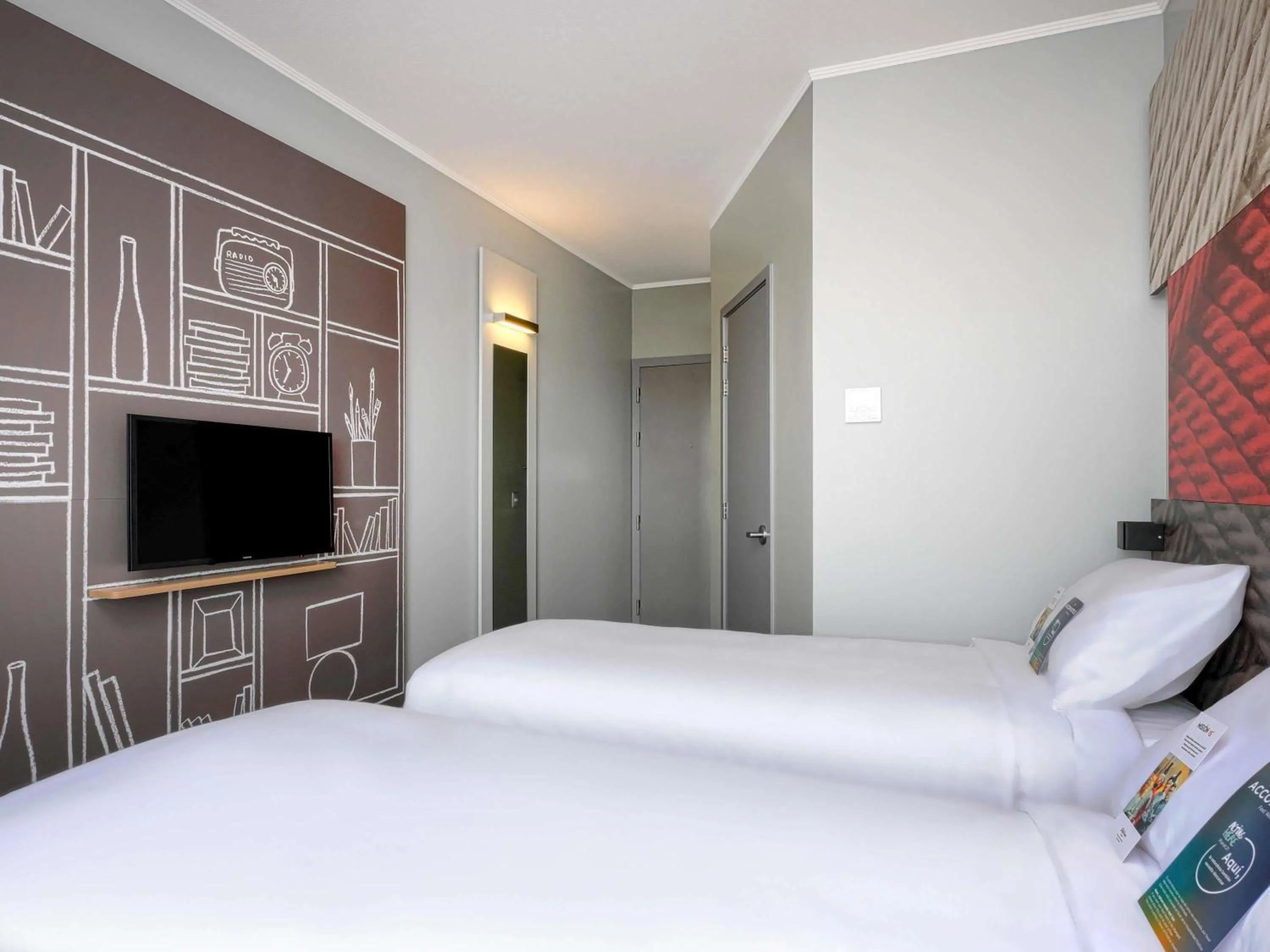 Bedroom, Bed in ibis Trujillo