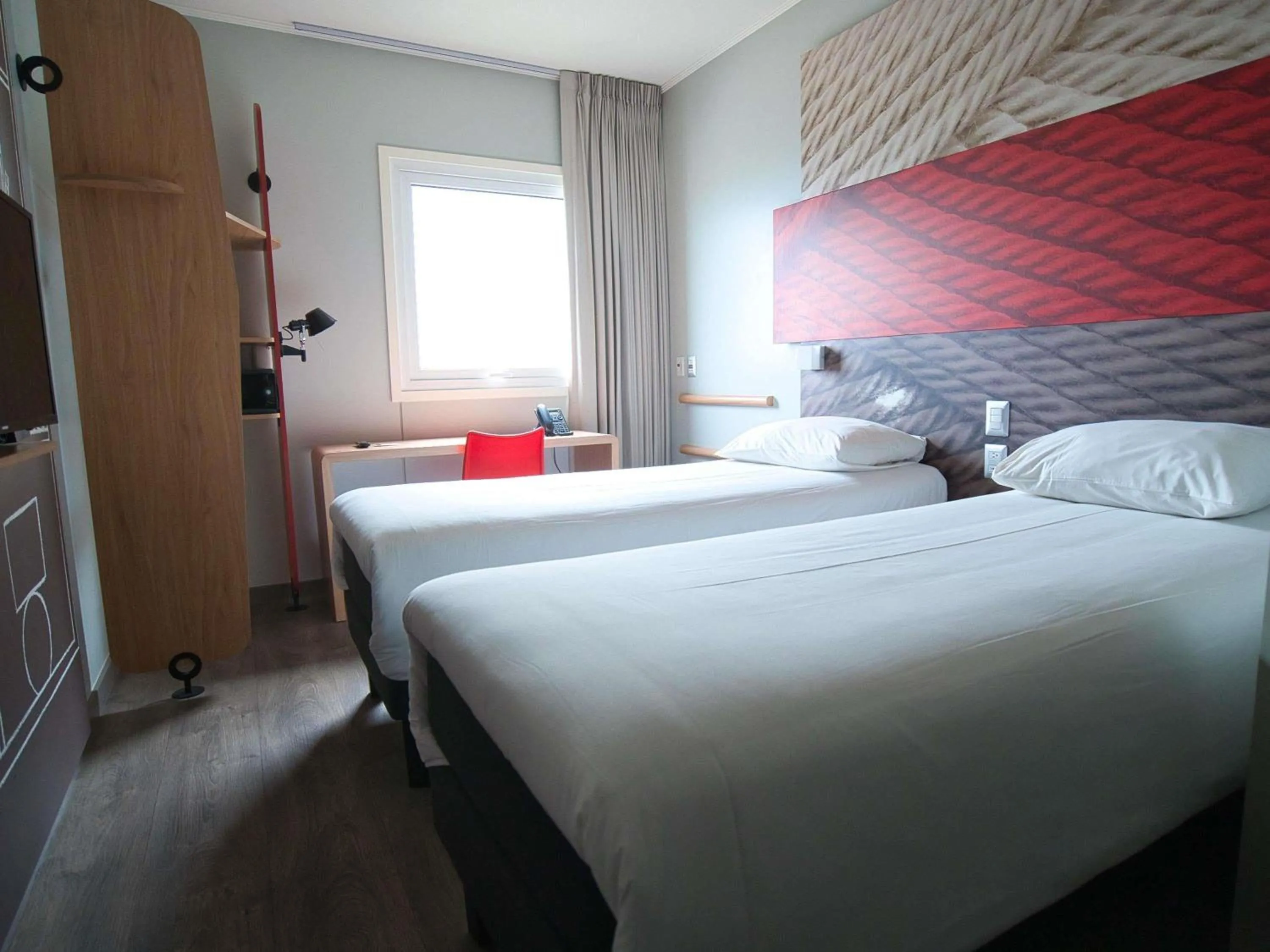 Bedroom, Bed in ibis Trujillo