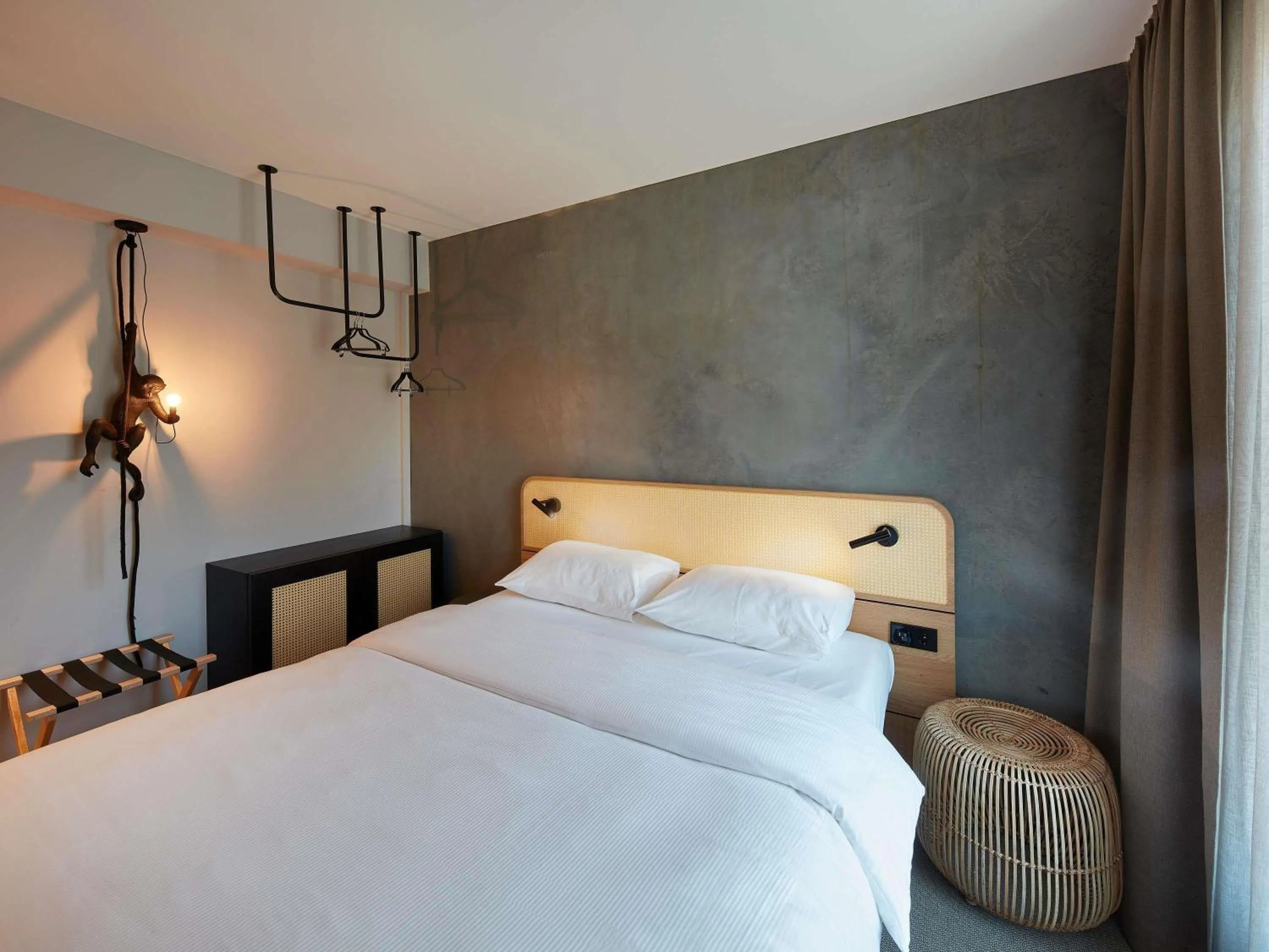 Property building, Bed in ibis Styles Bayreuth