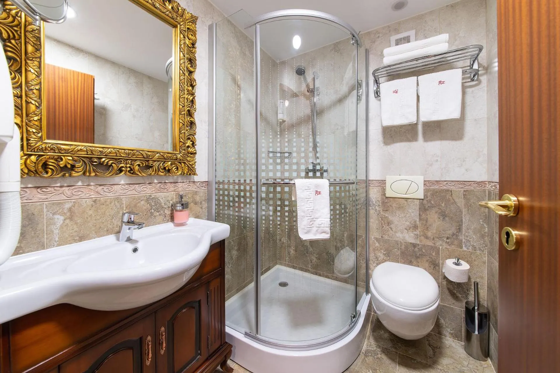 Bathroom in RED CONFORT HOTEL Boutique