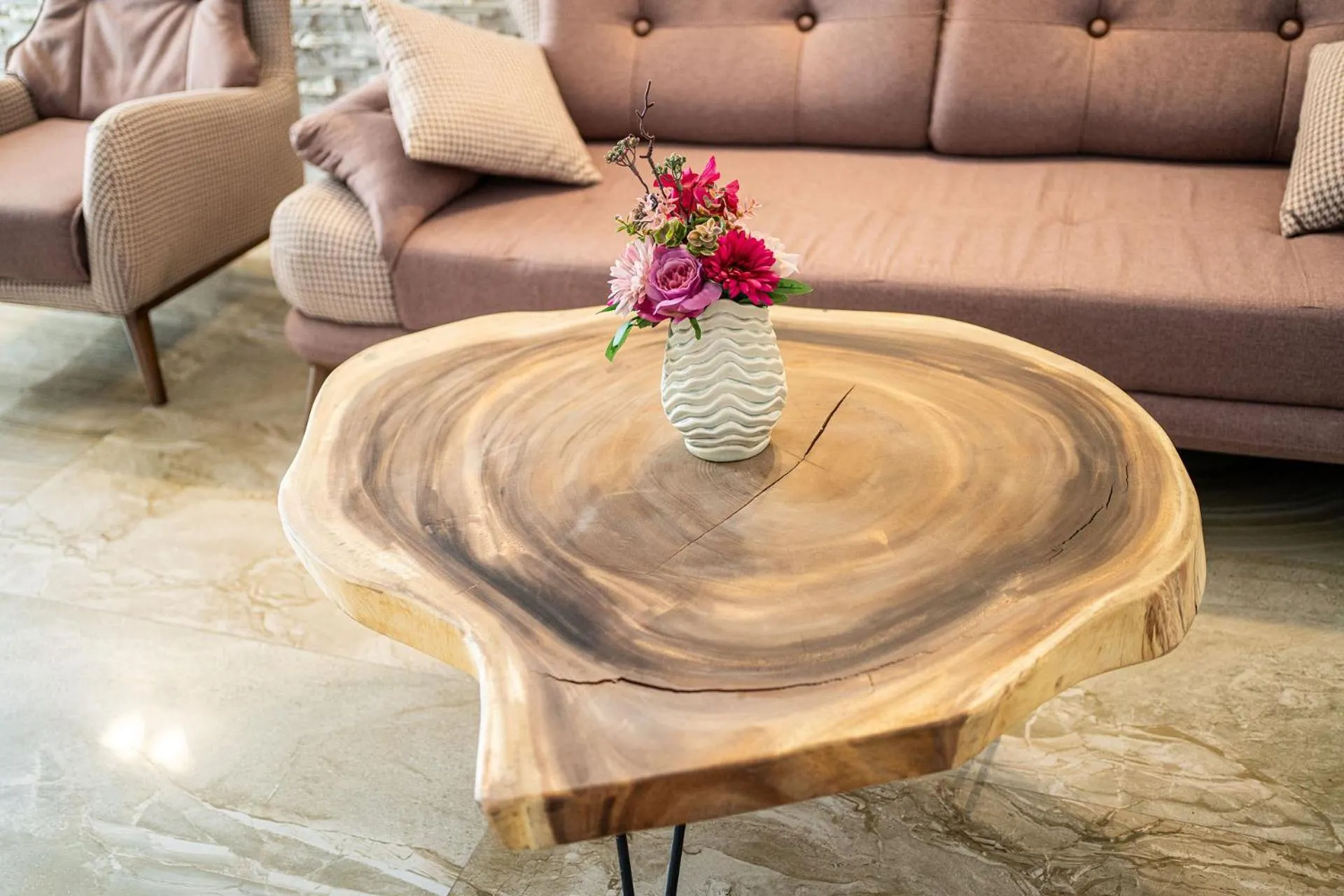 Seating area in RED CONFORT HOTEL Boutique