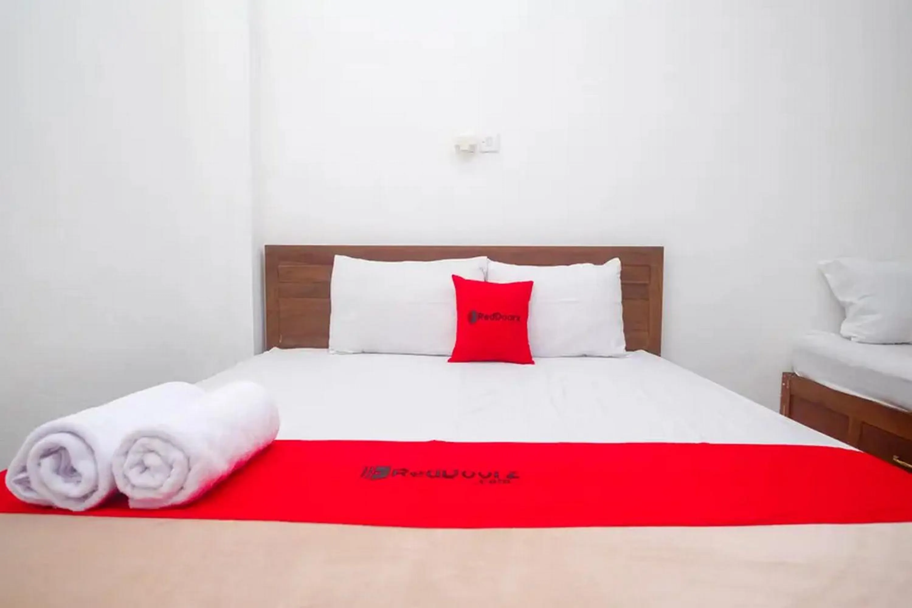 Bed in RedDoorz Syariah near Titik Nol Yogyakarta