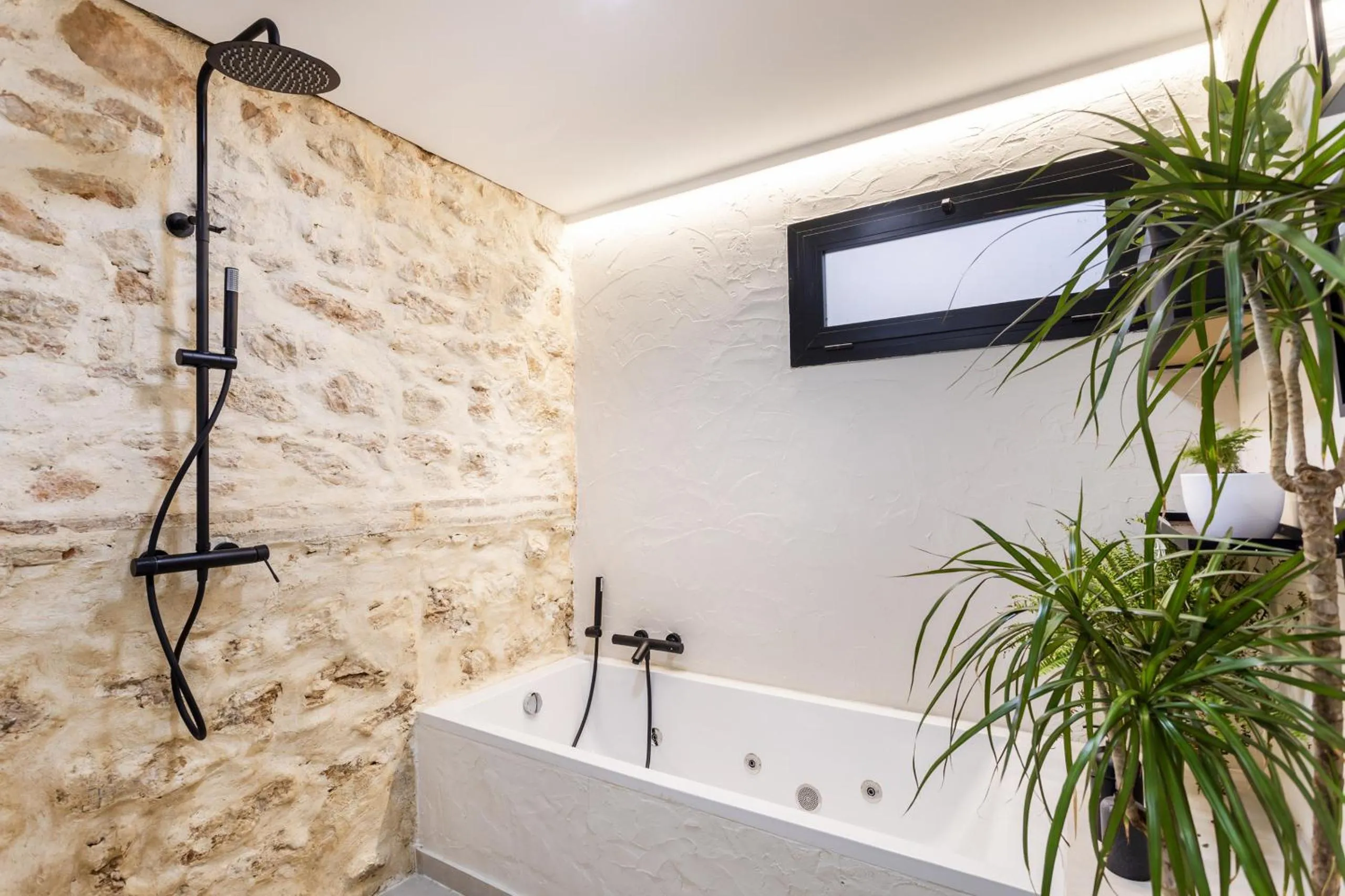 Bathroom in AmazINN Collection Valencia Centro EVI