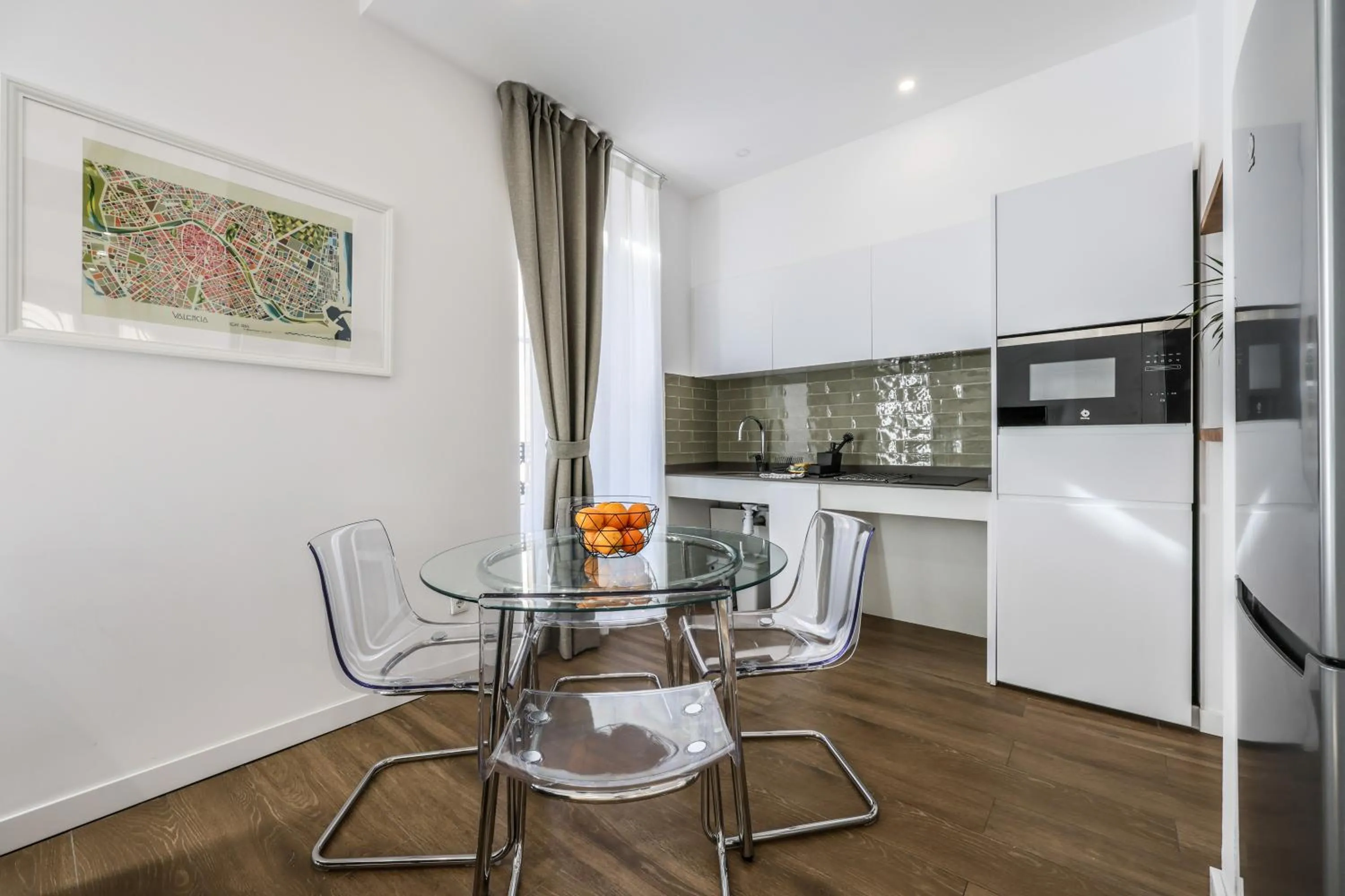 Dining area in AmazINN Collection Valencia Centro EVI