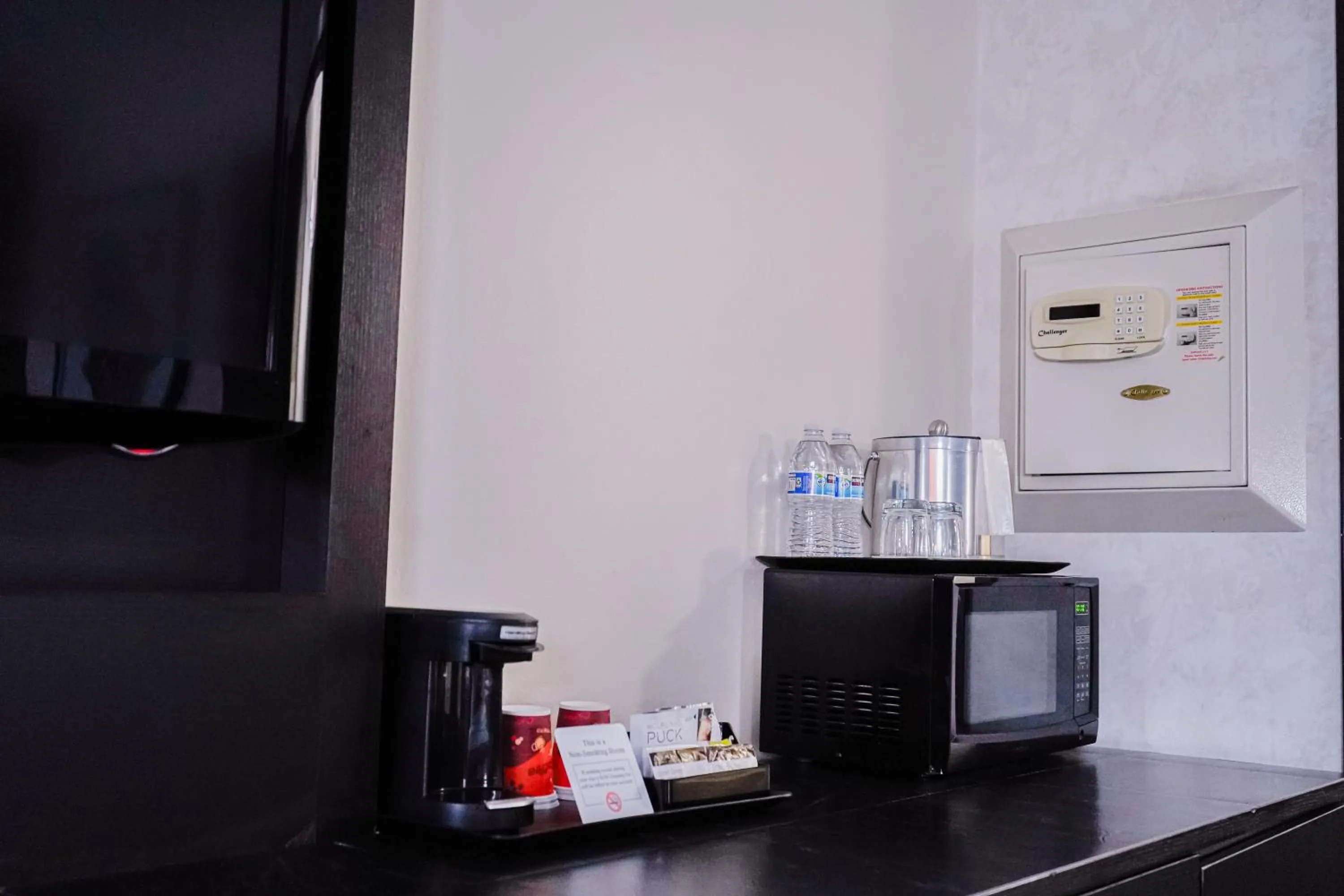 Coffee/tea facilities in Uptown Oasis San Jose Airport & Silicon Valley