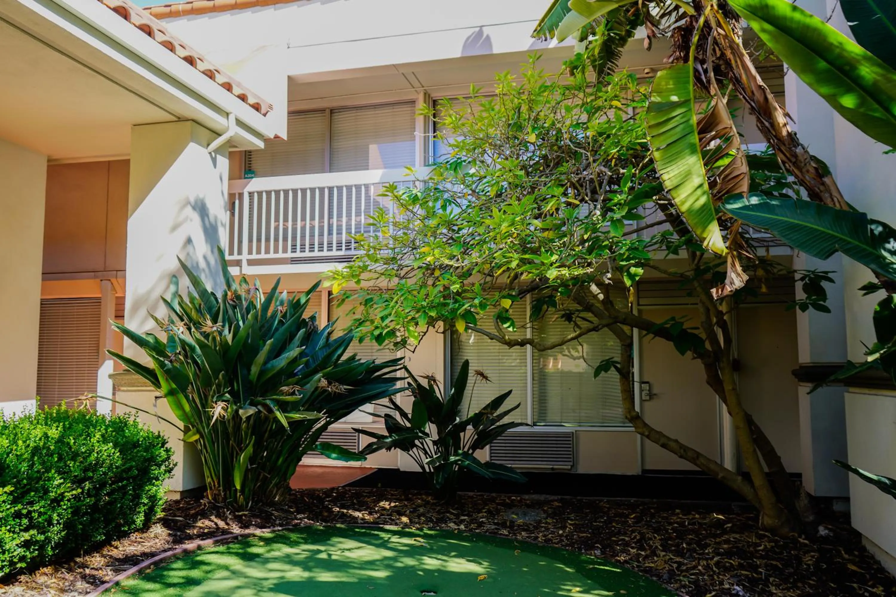 Property building in Uptown Oasis San Jose Airport & Silicon Valley