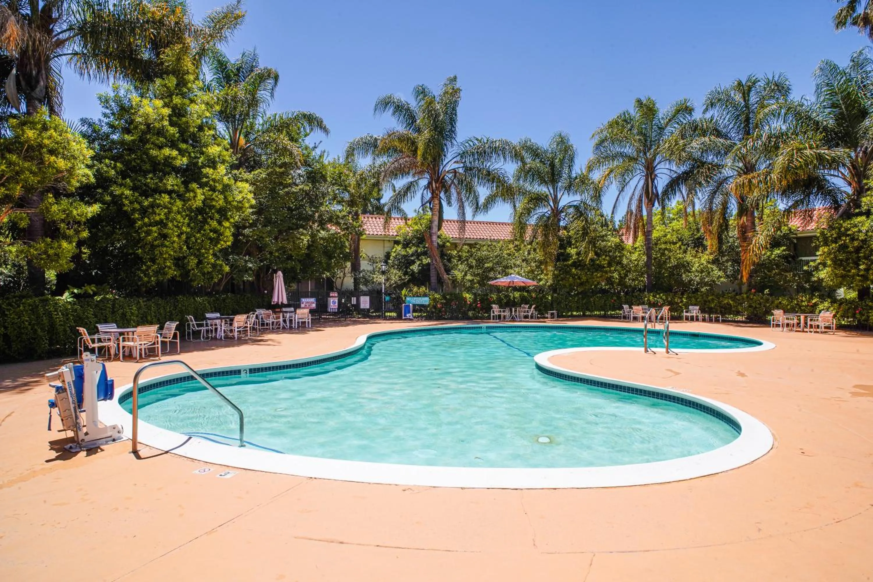 Spring in Uptown Oasis San Jose Airport & Silicon Valley