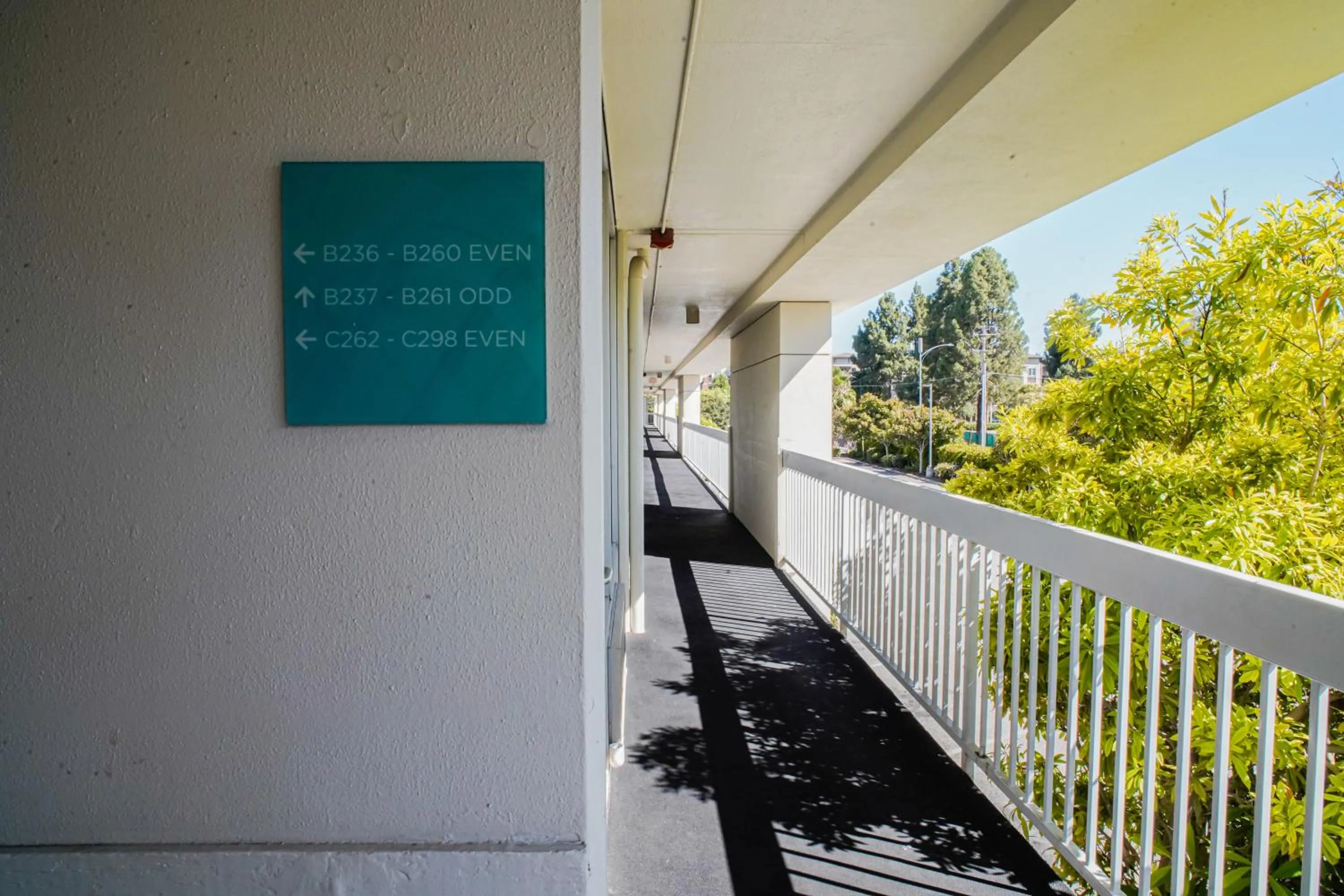 Property building in Uptown Oasis San Jose Airport & Silicon Valley