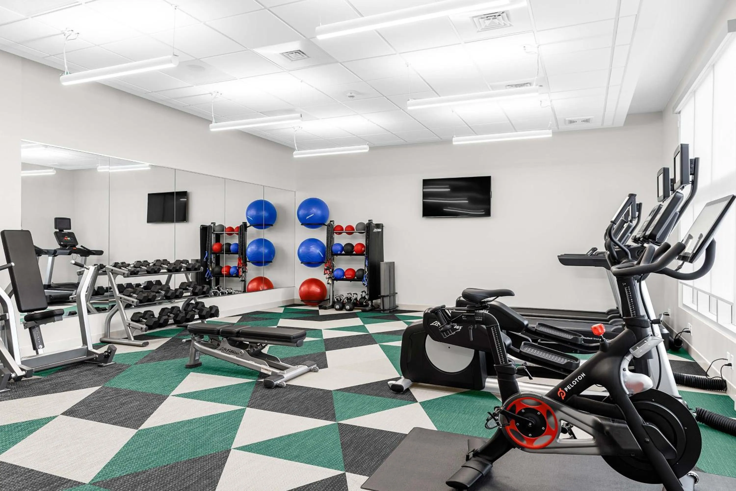 Fitness centre/facilities in Element Nashville Airport
