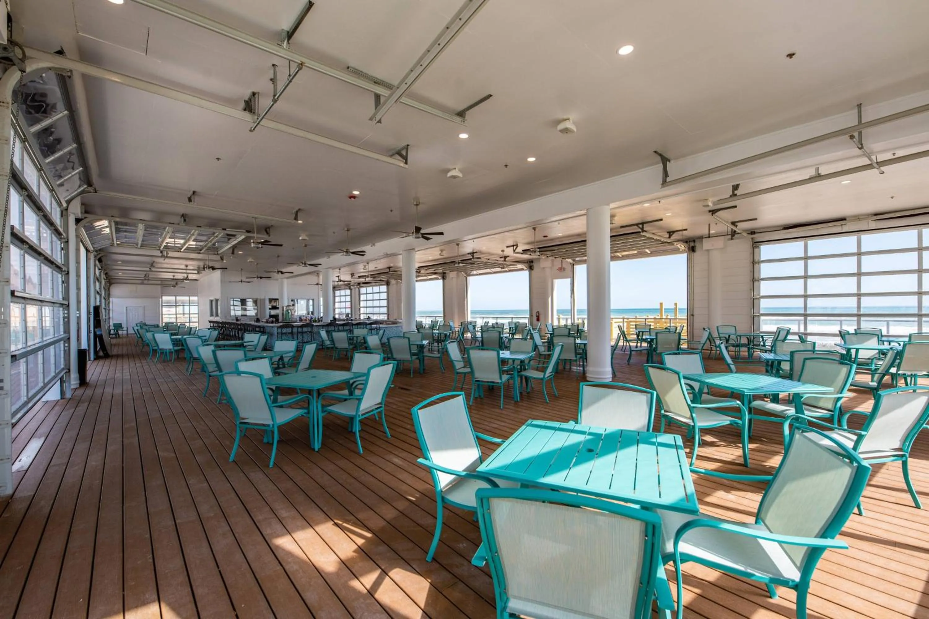 Lounge or bar in Courtyard South Padre Island