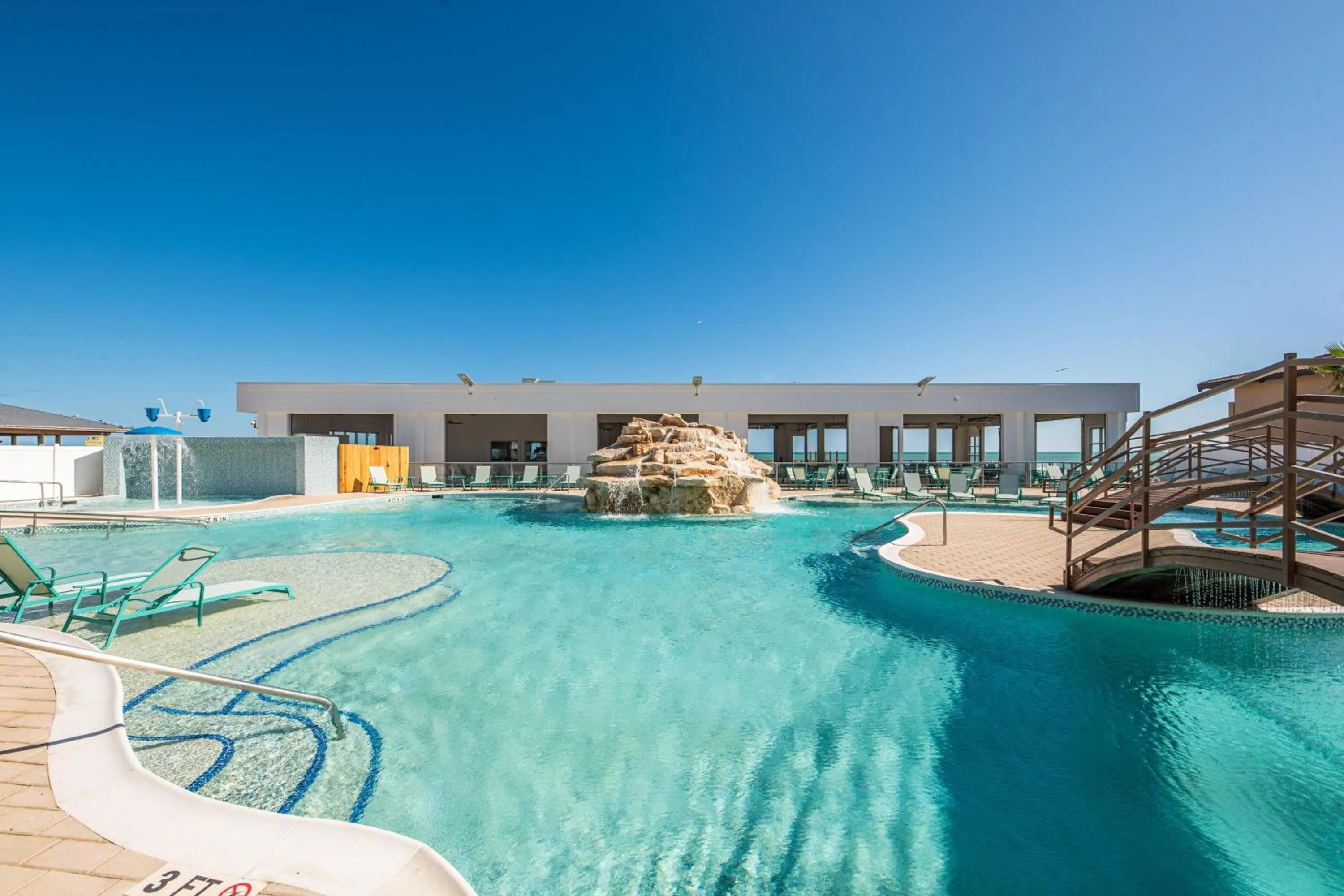 Swimming pool in Courtyard South Padre Island