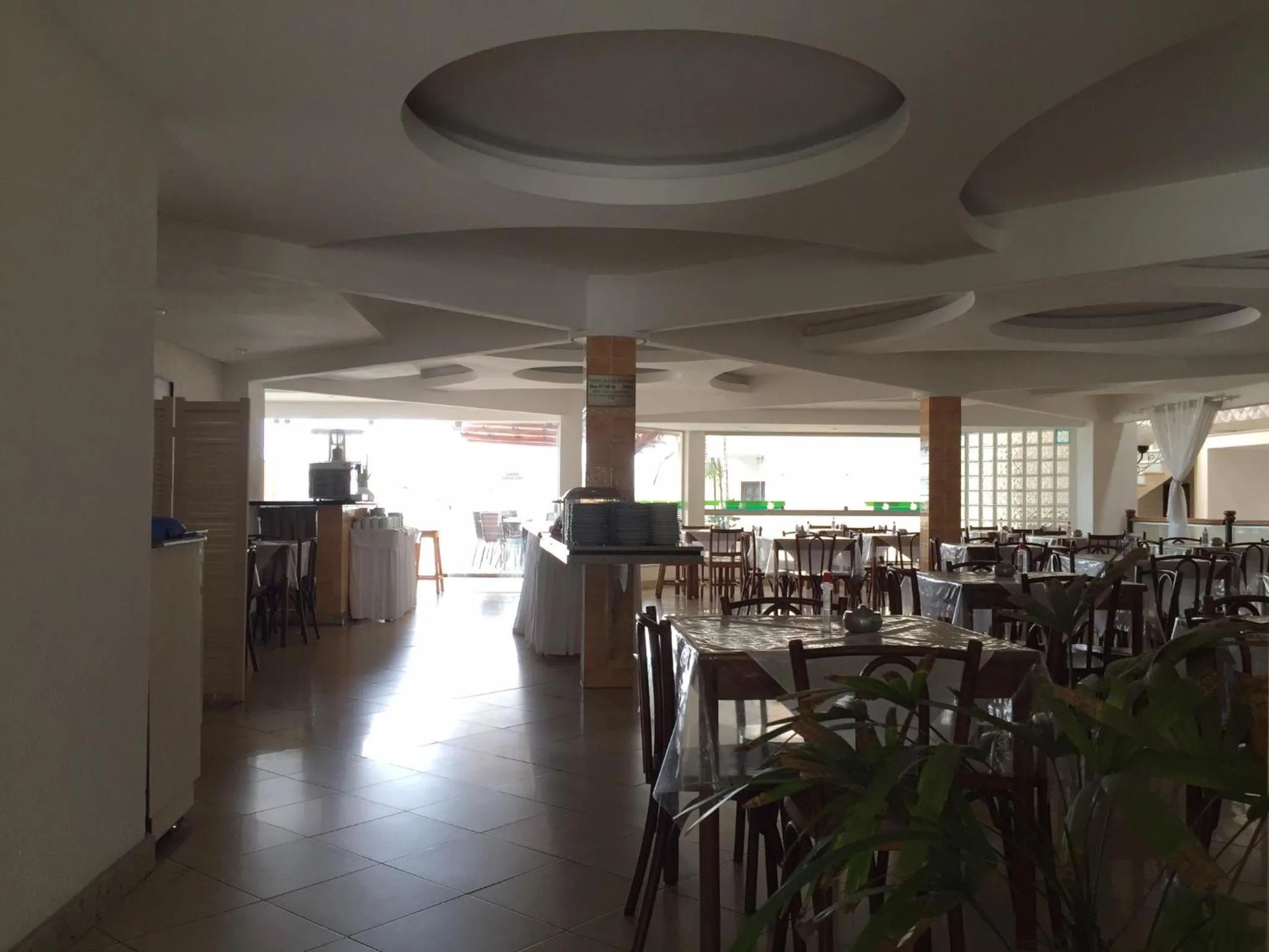 Restaurant/places to eat in Eden Praia Hotel