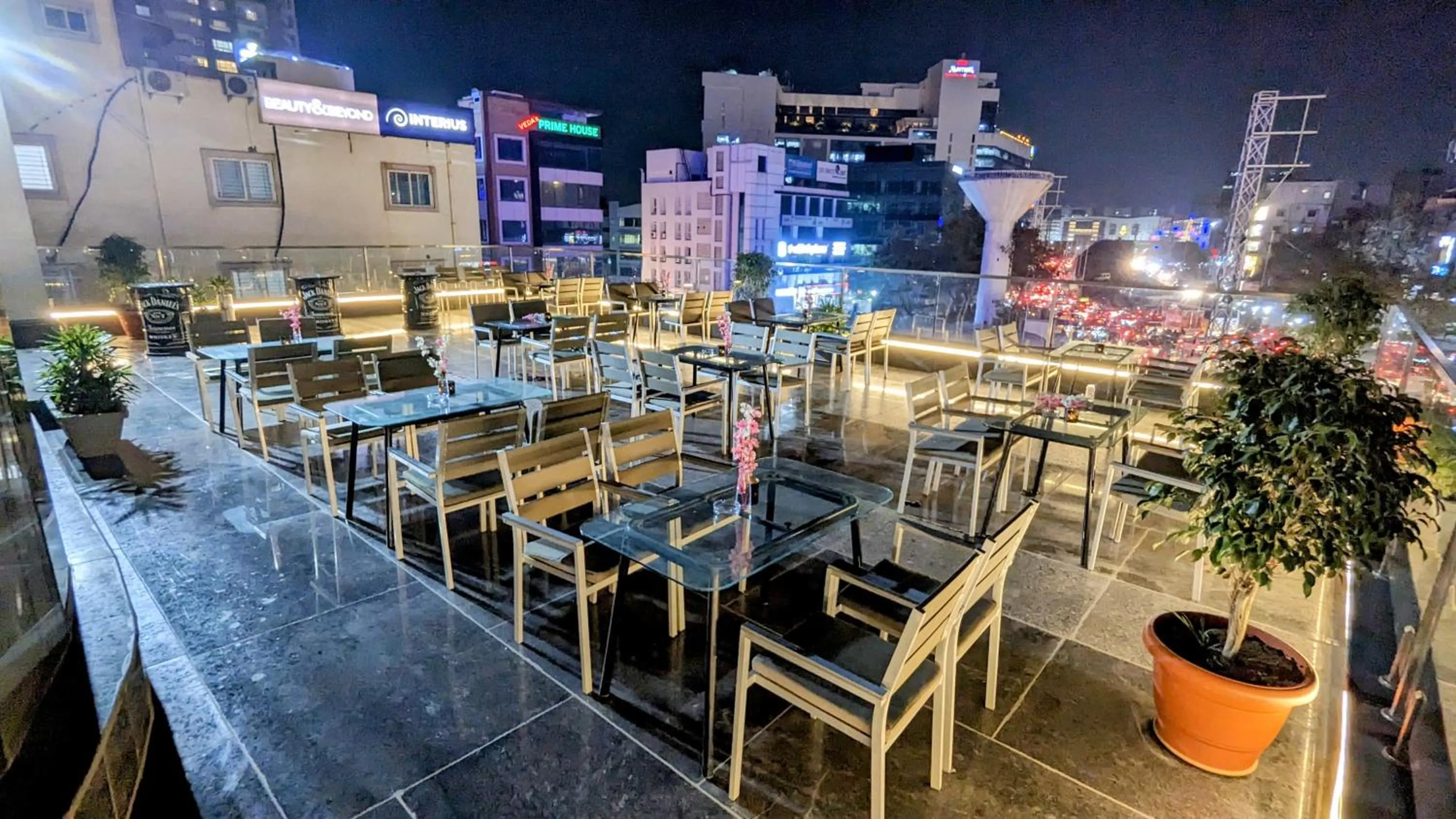 Restaurant/places to eat in Le Meridien Hyderabad