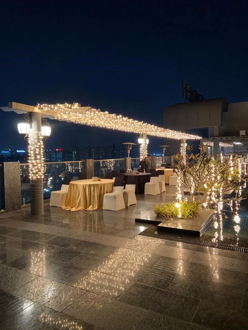 Restaurant/places to eat in Le Meridien Hyderabad