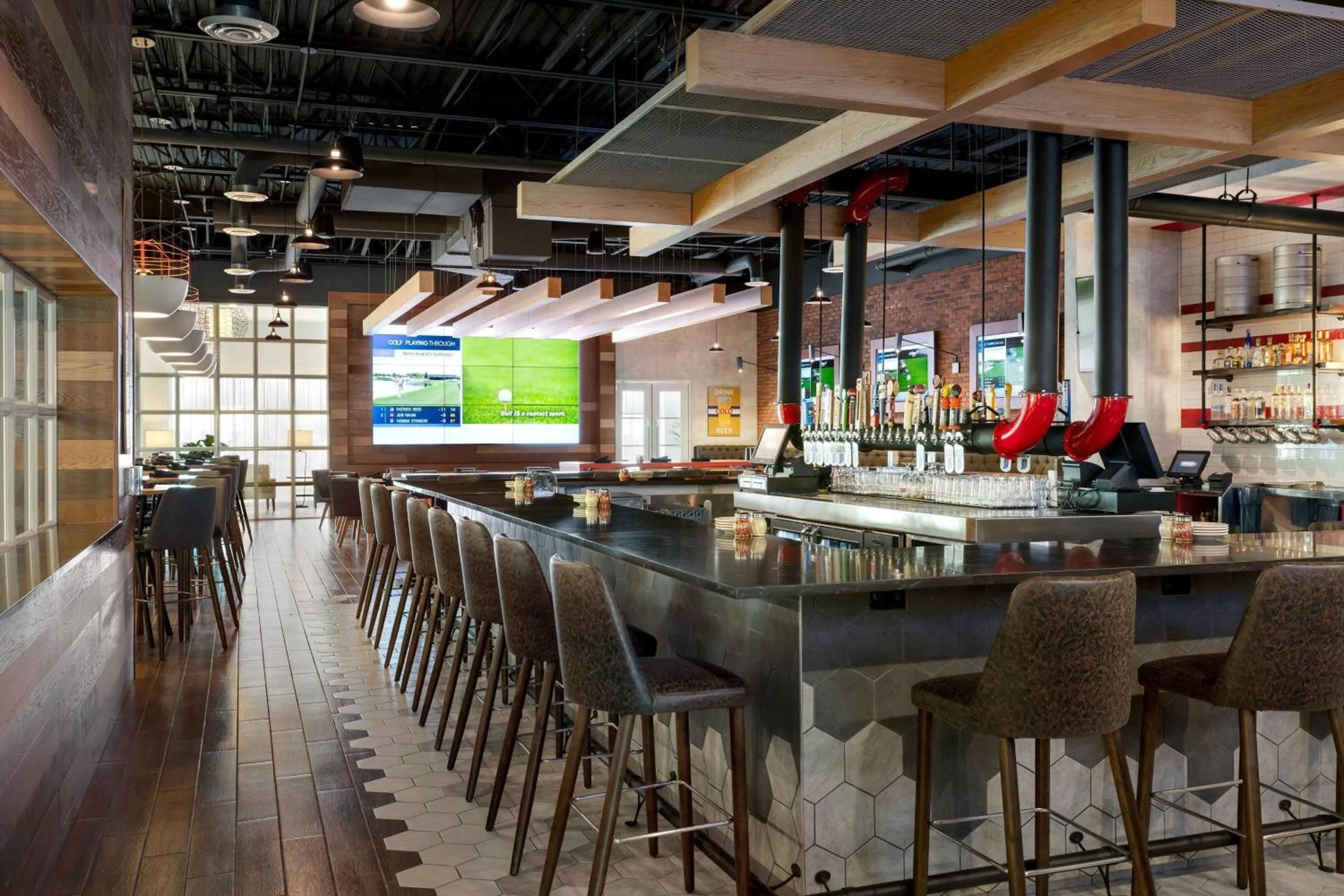 Lounge or bar in Delta Hotels by Marriott Indianapolis Airport