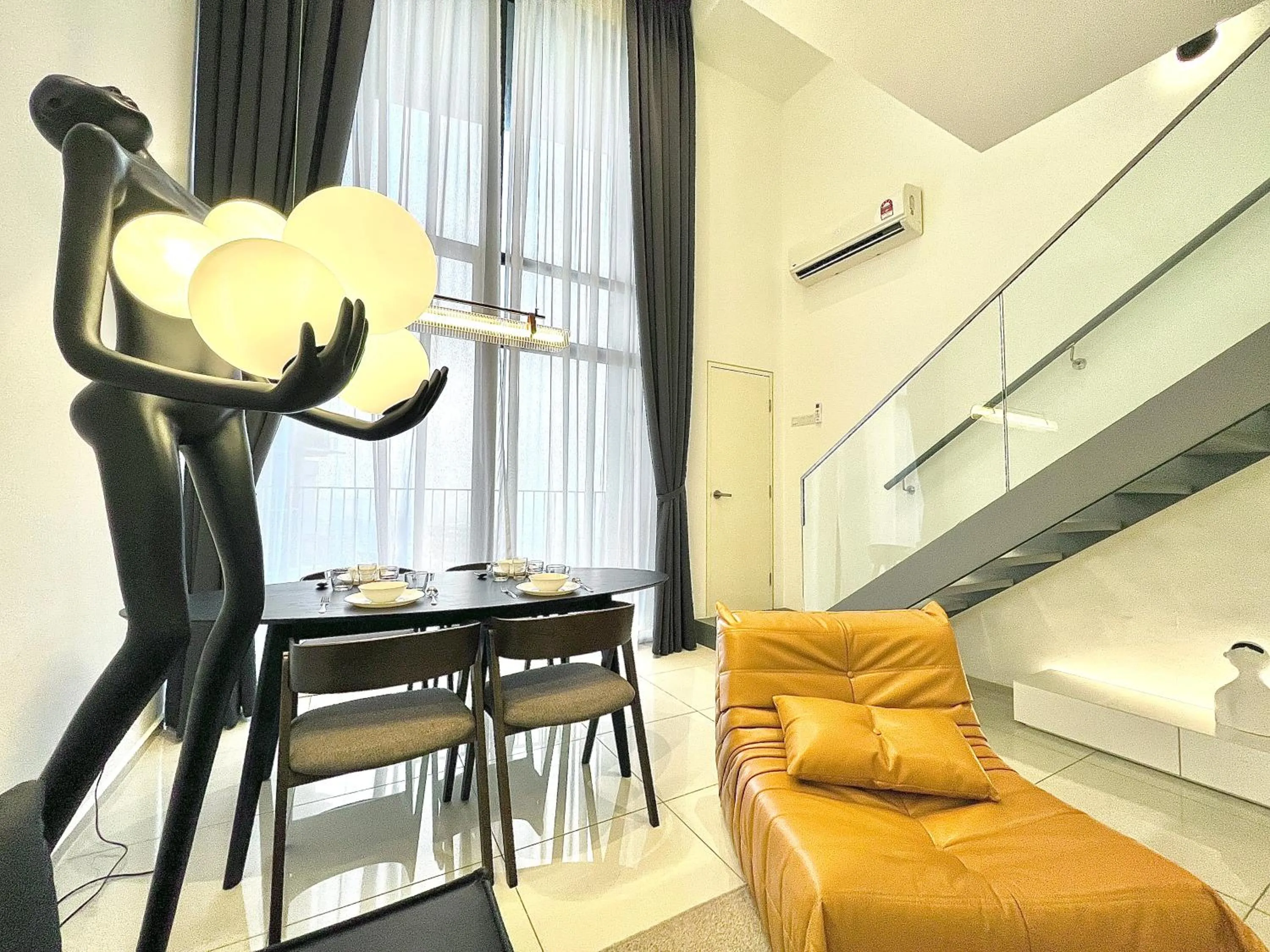 Living room in Ekocheras Suite by MOKA at CHERAS