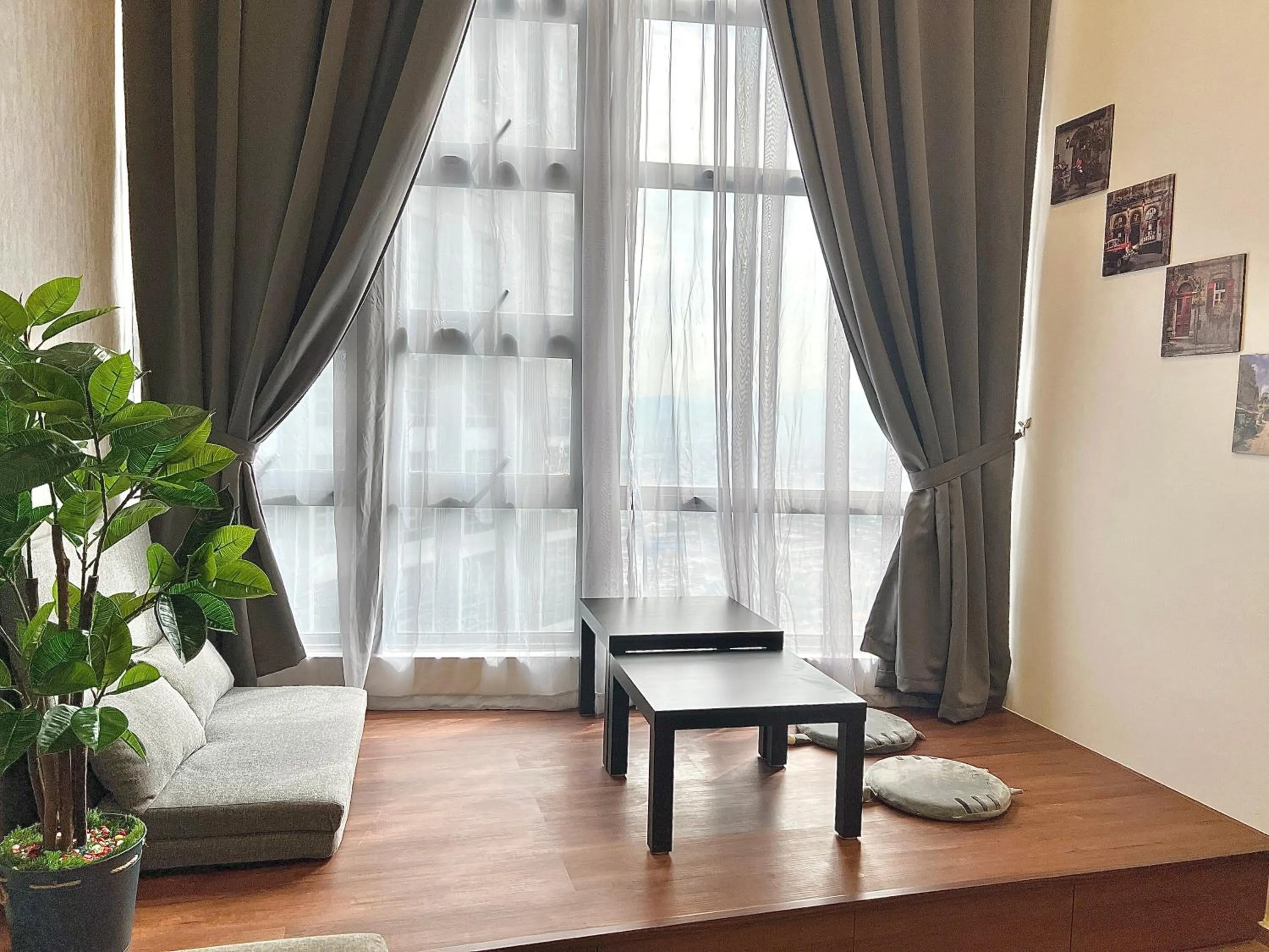 Seating area in Ekocheras Suite by MOKA at CHERAS