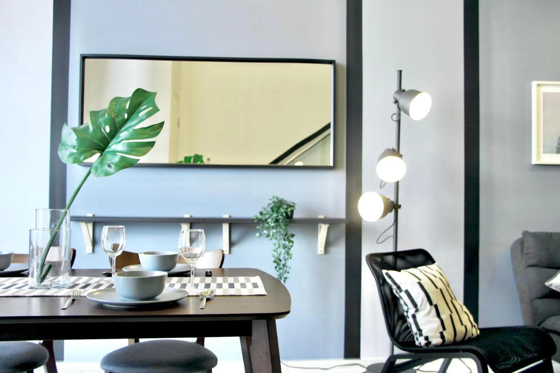 Seating area in Ekocheras Suite by MOKA at CHERAS