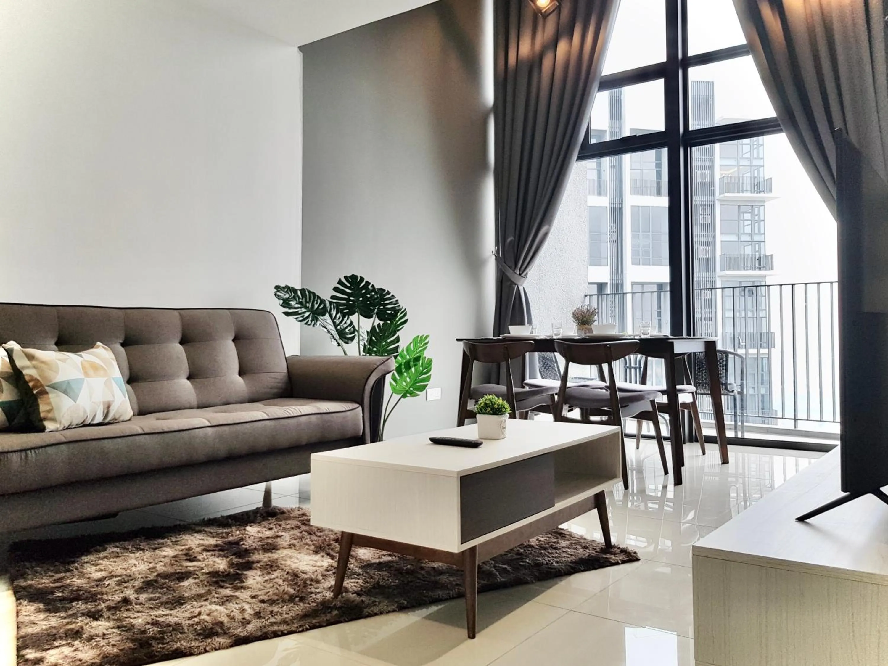 Living room in Ekocheras Suite by MOKA at CHERAS
