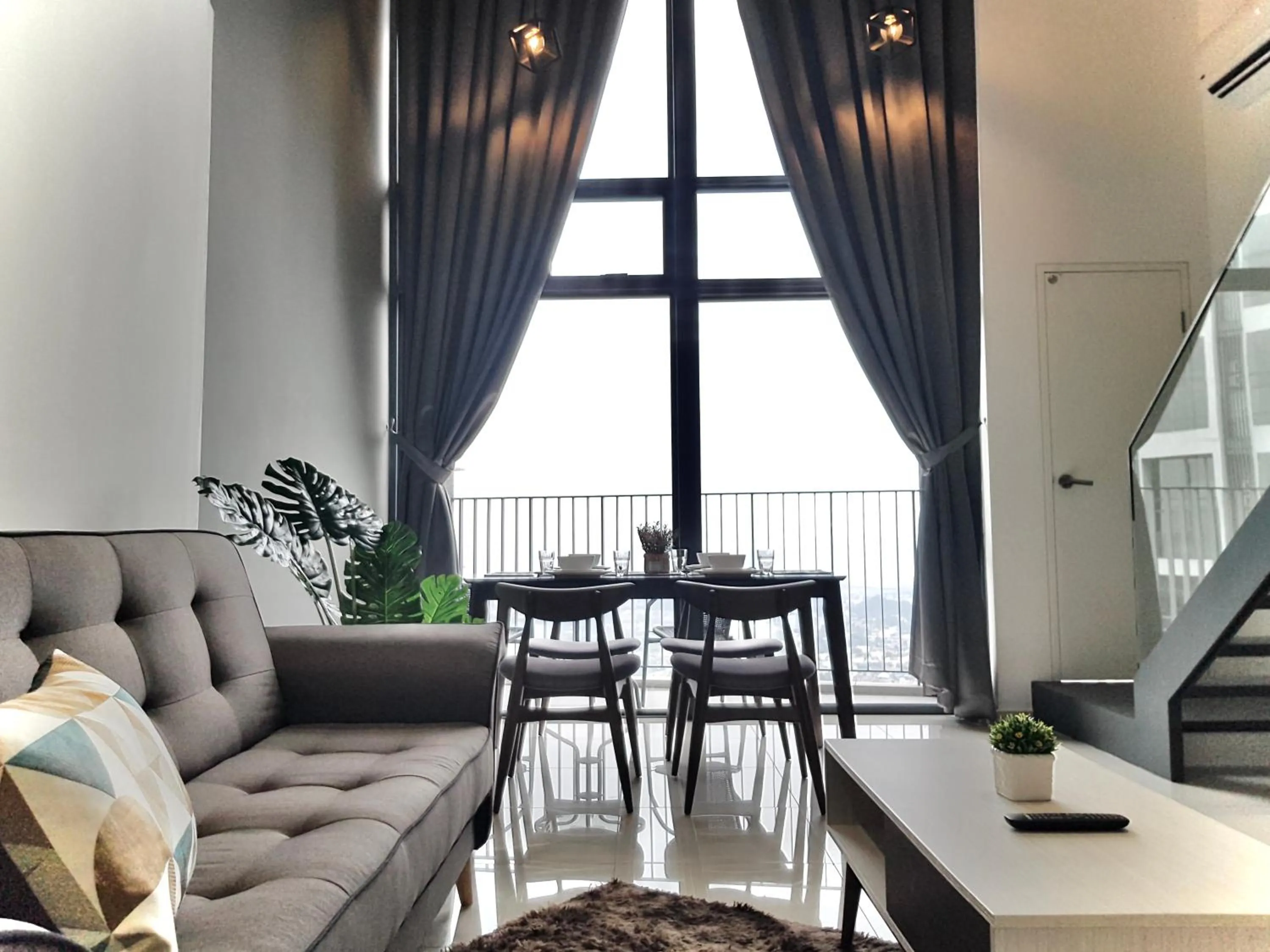 Living room in Ekocheras Suite by MOKA at CHERAS