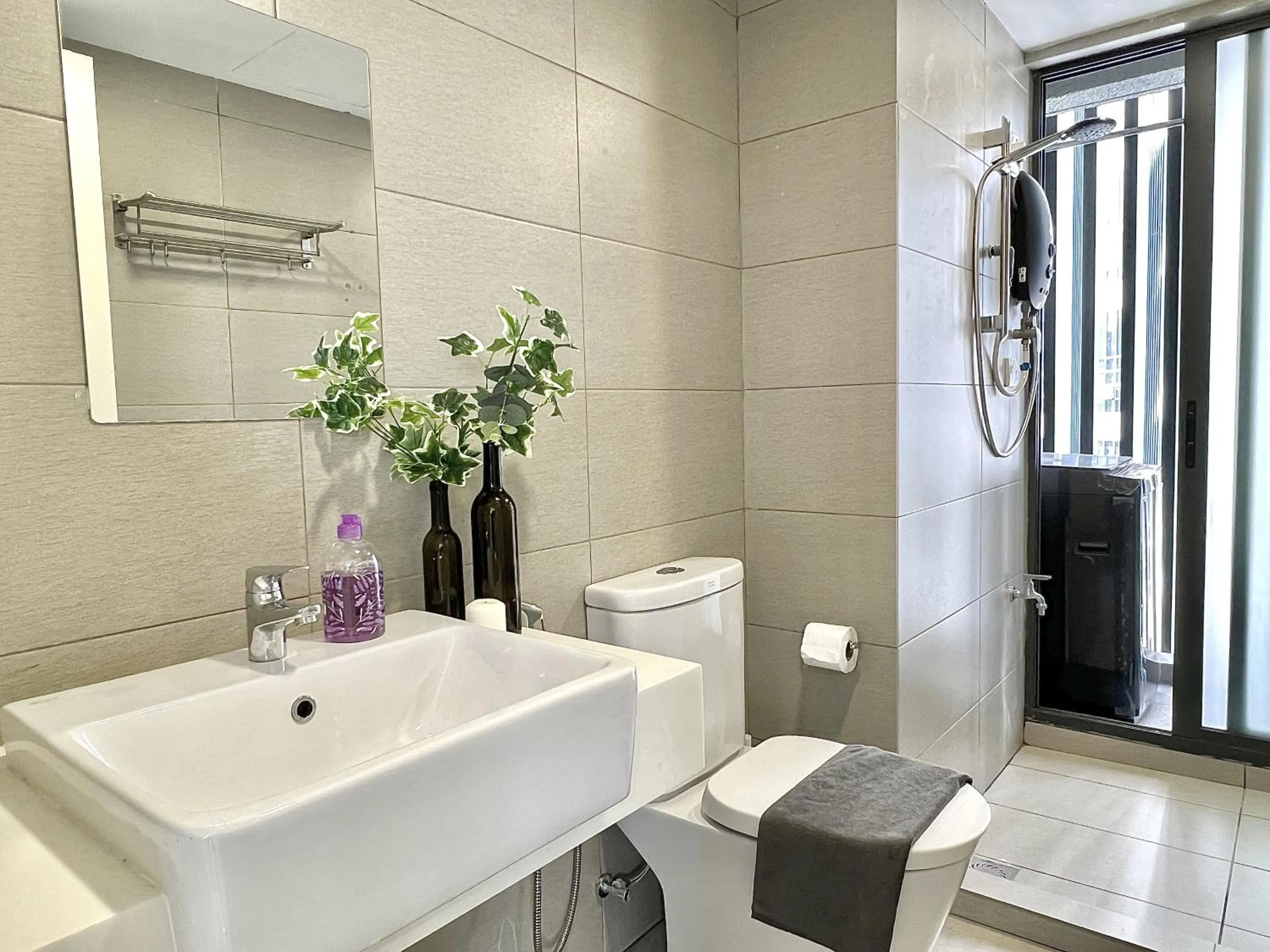 Bathroom in Ekocheras Suite by MOKA at CHERAS
