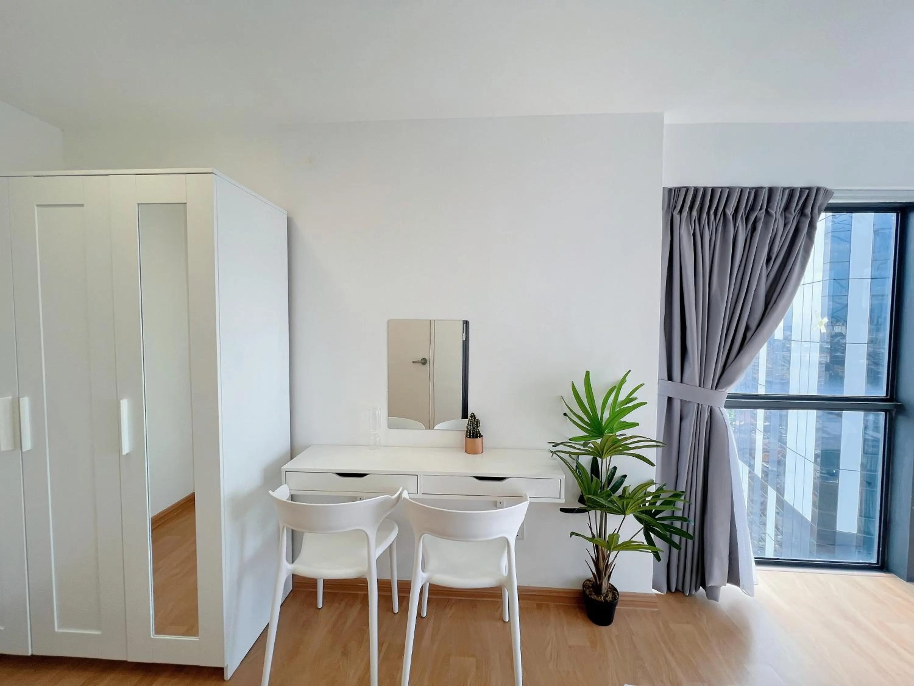 hair dresser in Ekocheras Suite by MOKA at CHERAS