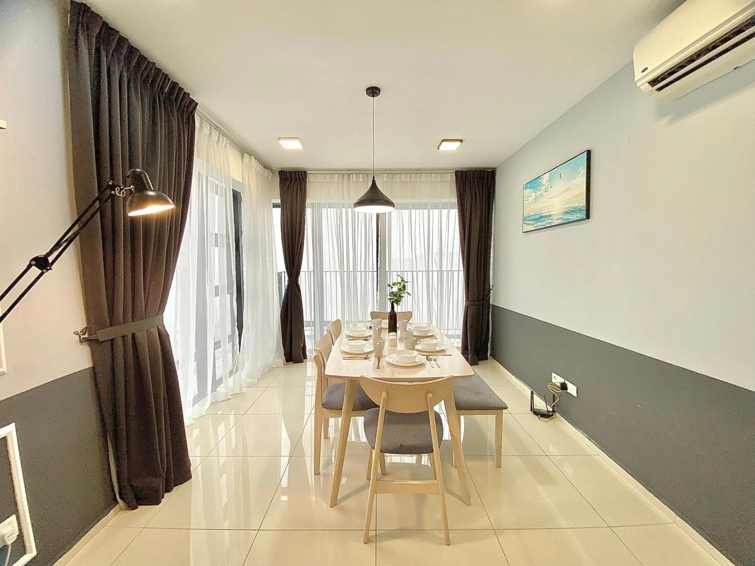 Dining area in Ekocheras Suite by MOKA at CHERAS