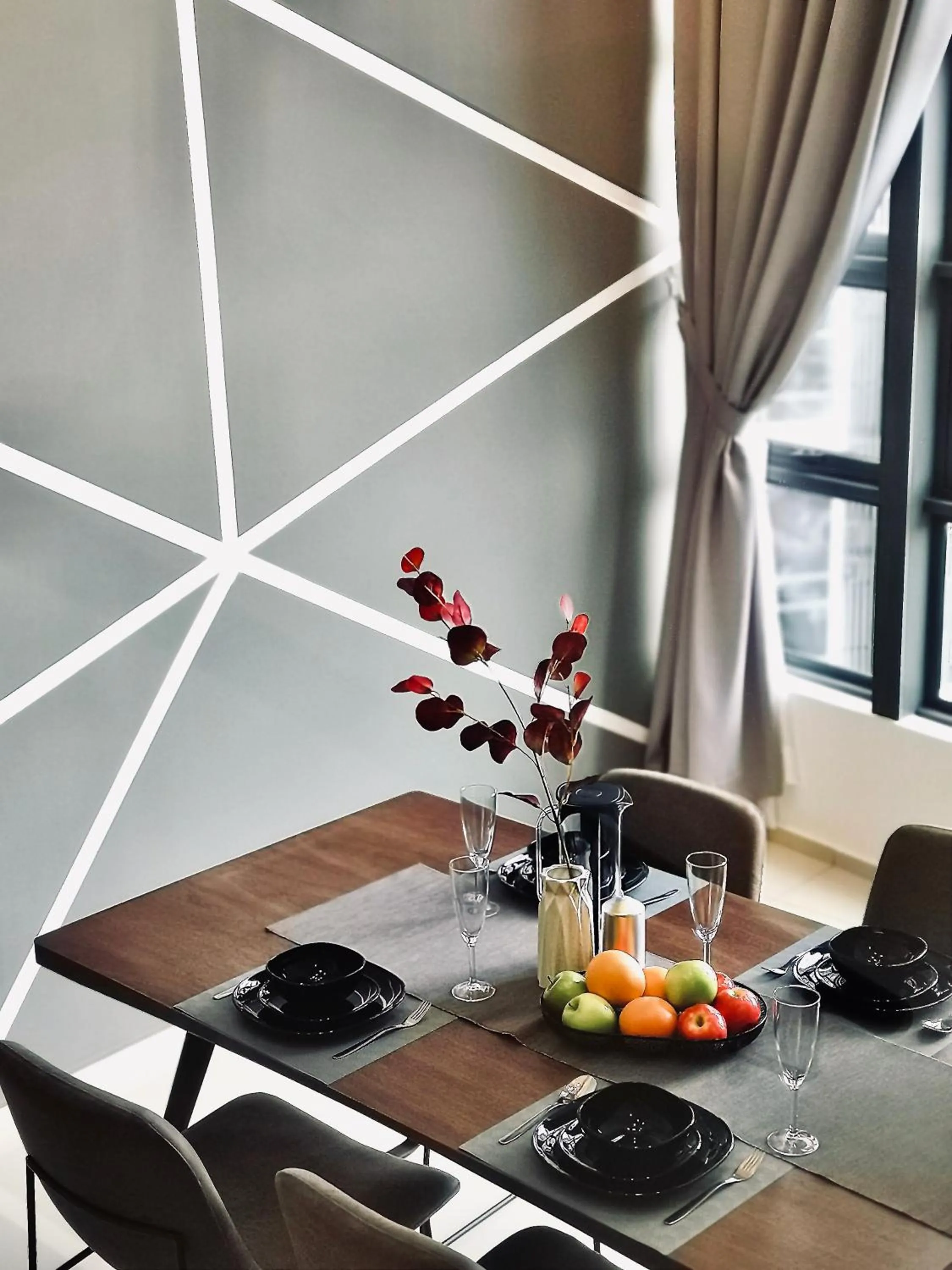 Dining area in Ekocheras Suite by MOKA at CHERAS