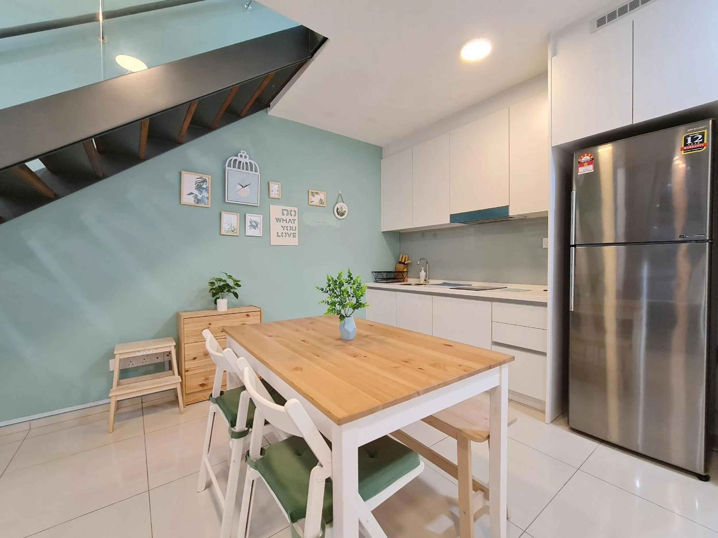 Kitchen or kitchenette in Ekocheras Suite by MOKA at CHERAS