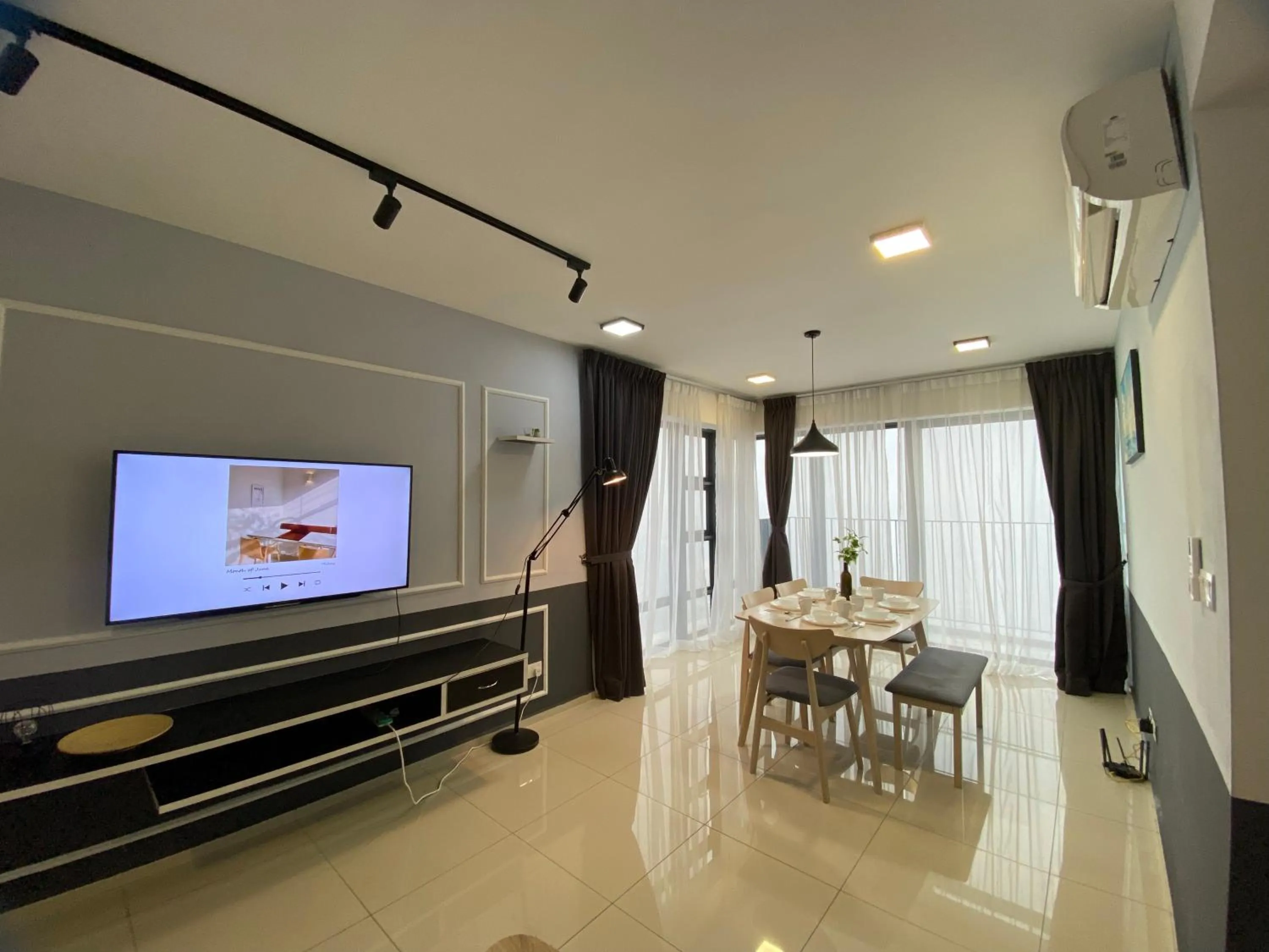Living room in Ekocheras Suite by MOKA at CHERAS
