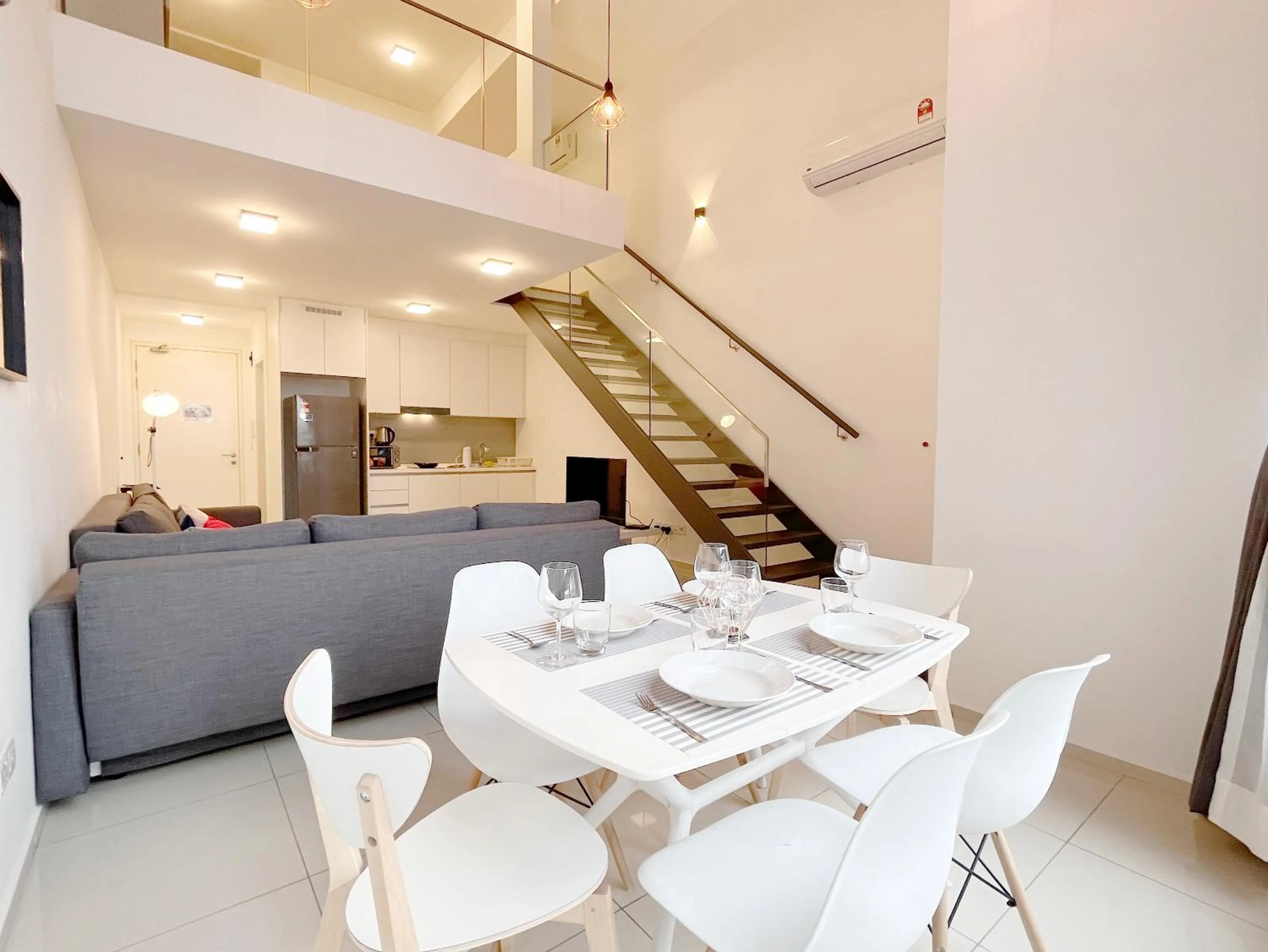 Living room in Ekocheras Suite by MOKA at CHERAS