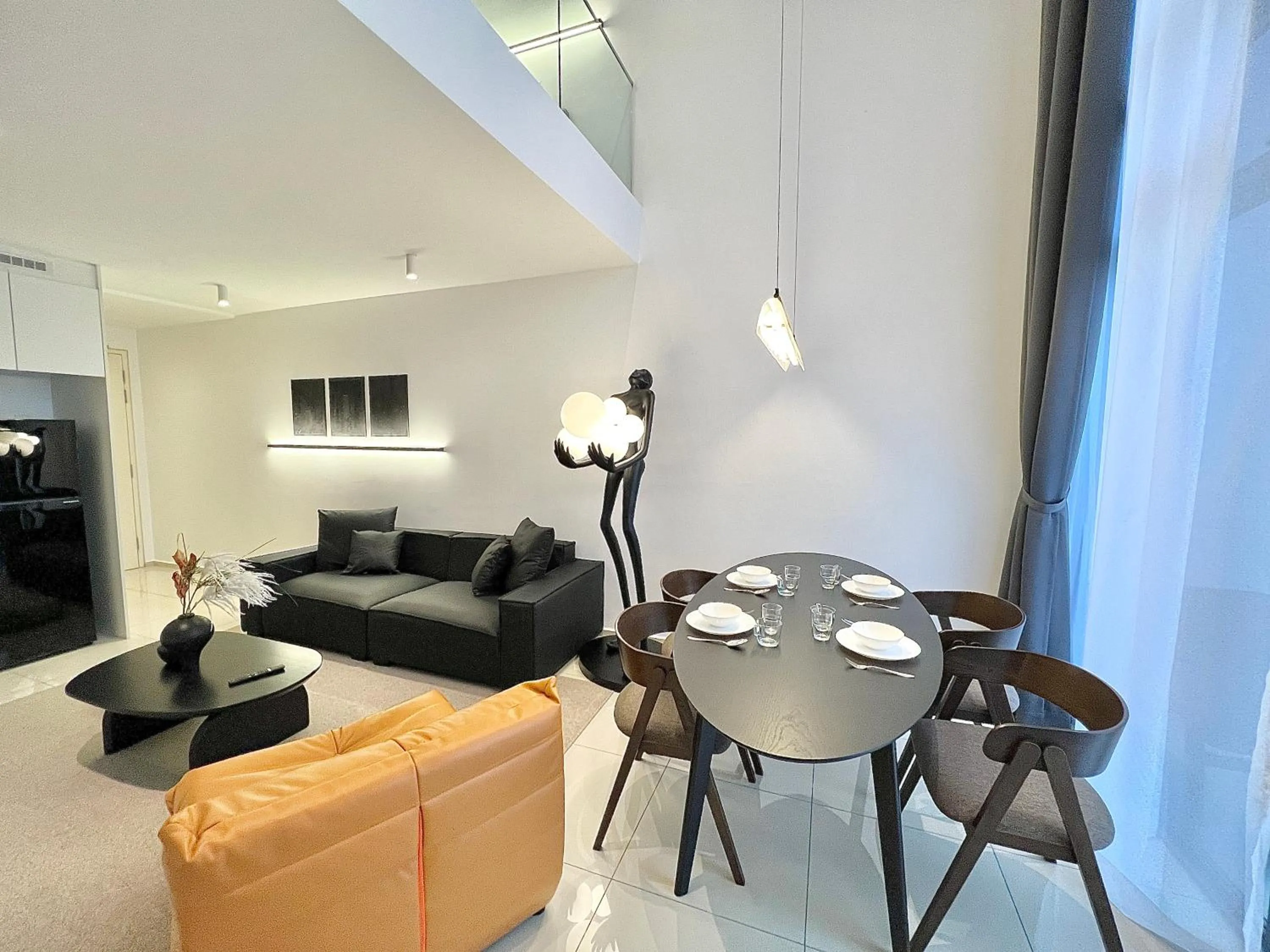 Living room in Ekocheras Suite by MOKA at CHERAS