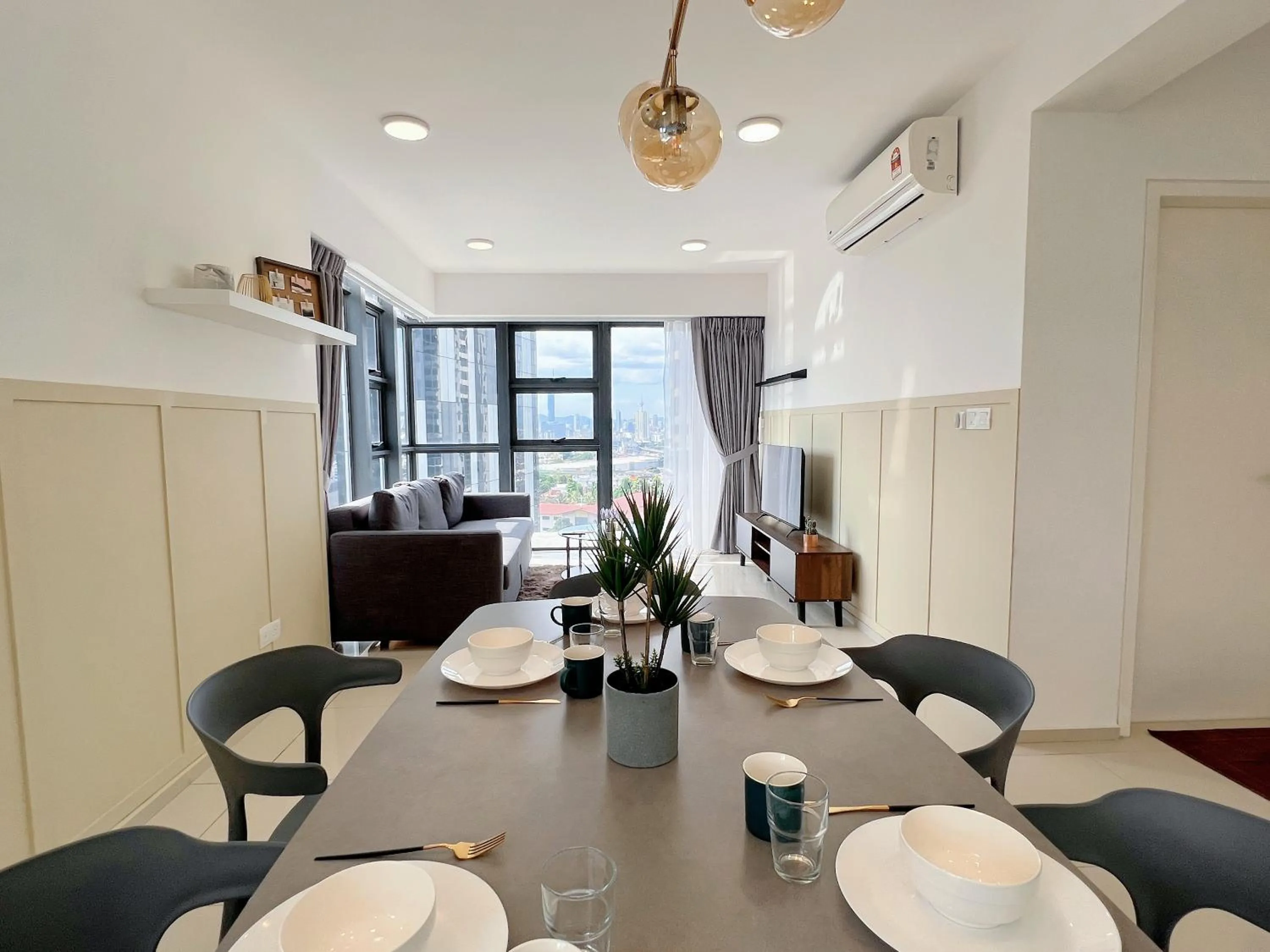 Living room in Ekocheras Suite by MOKA at CHERAS