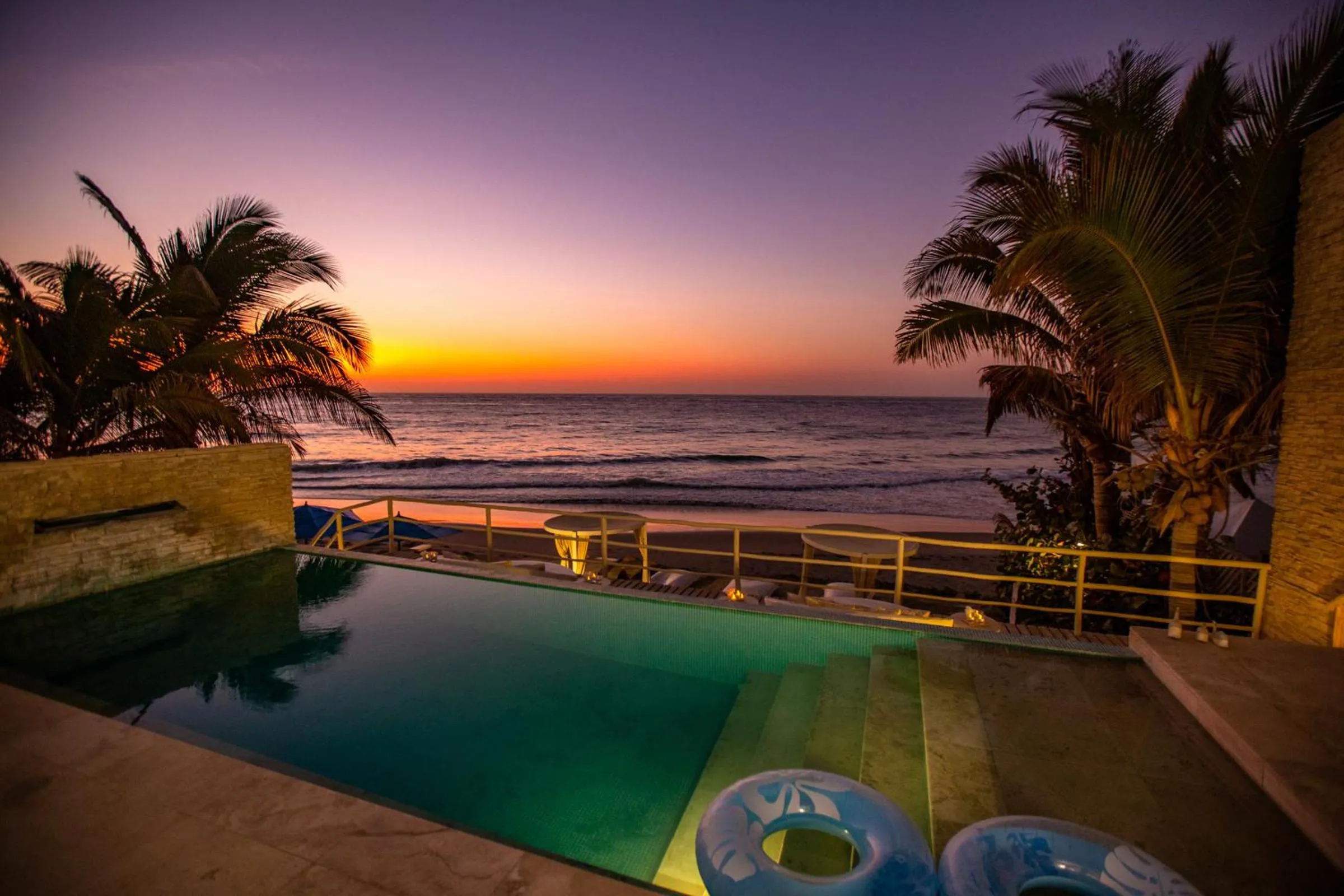 Swimming pool in DCO Suites Lounge & Spa