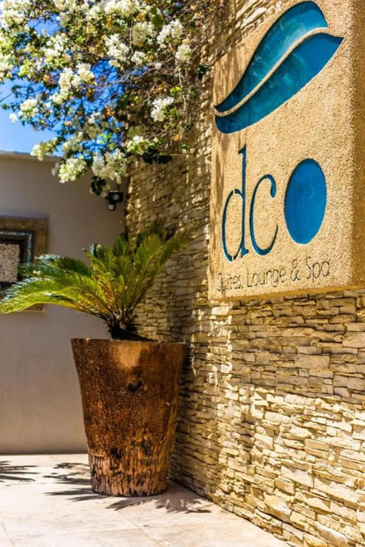 Facade/entrance in DCO Suites Lounge & Spa