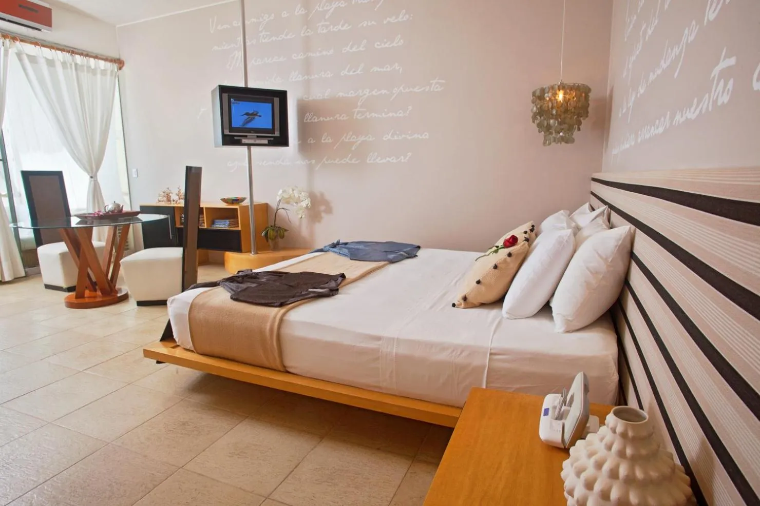 Bed in DCO Suites Lounge & Spa