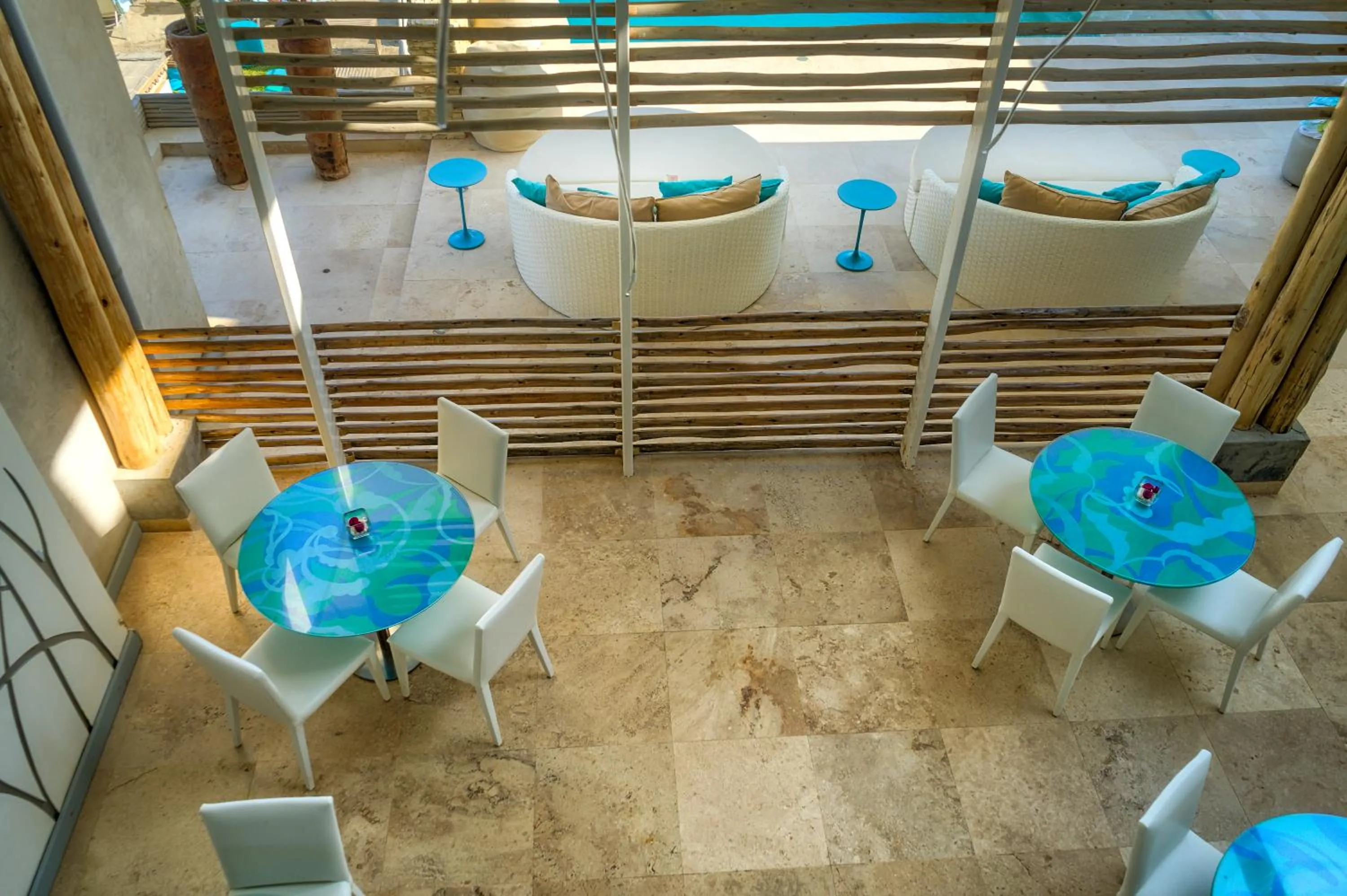 Restaurant/places to eat in DCO Suites Lounge & Spa