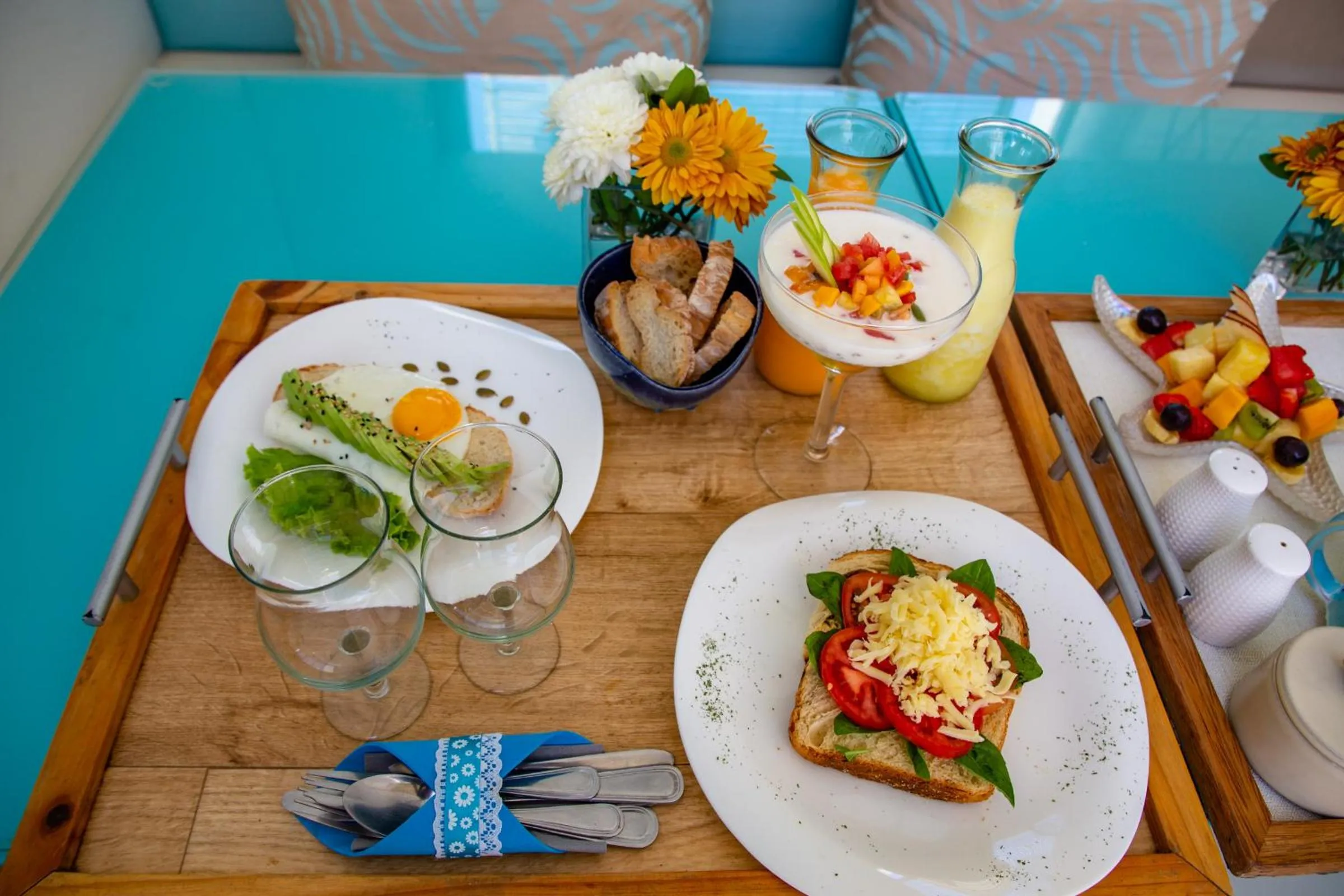 Restaurant/places to eat in DCO Suites Lounge & Spa