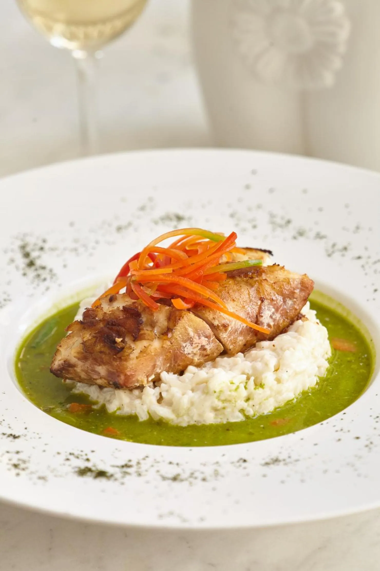 Restaurant/places to eat in DCO Suites Lounge & Spa