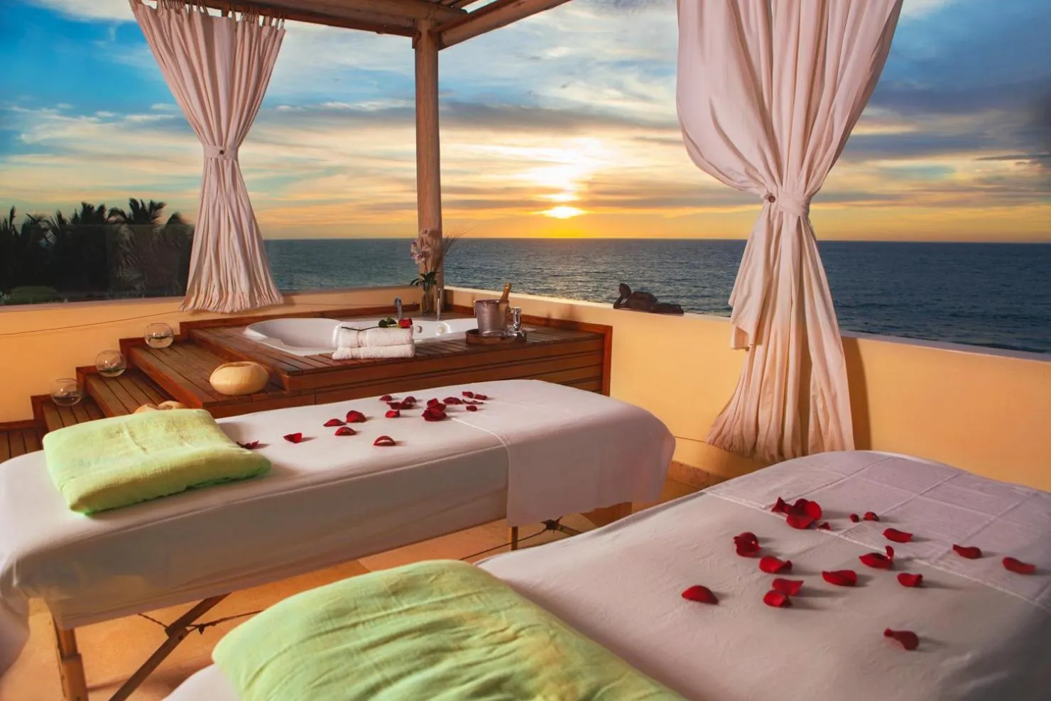 Massage, Bed in DCO Suites Lounge & Spa