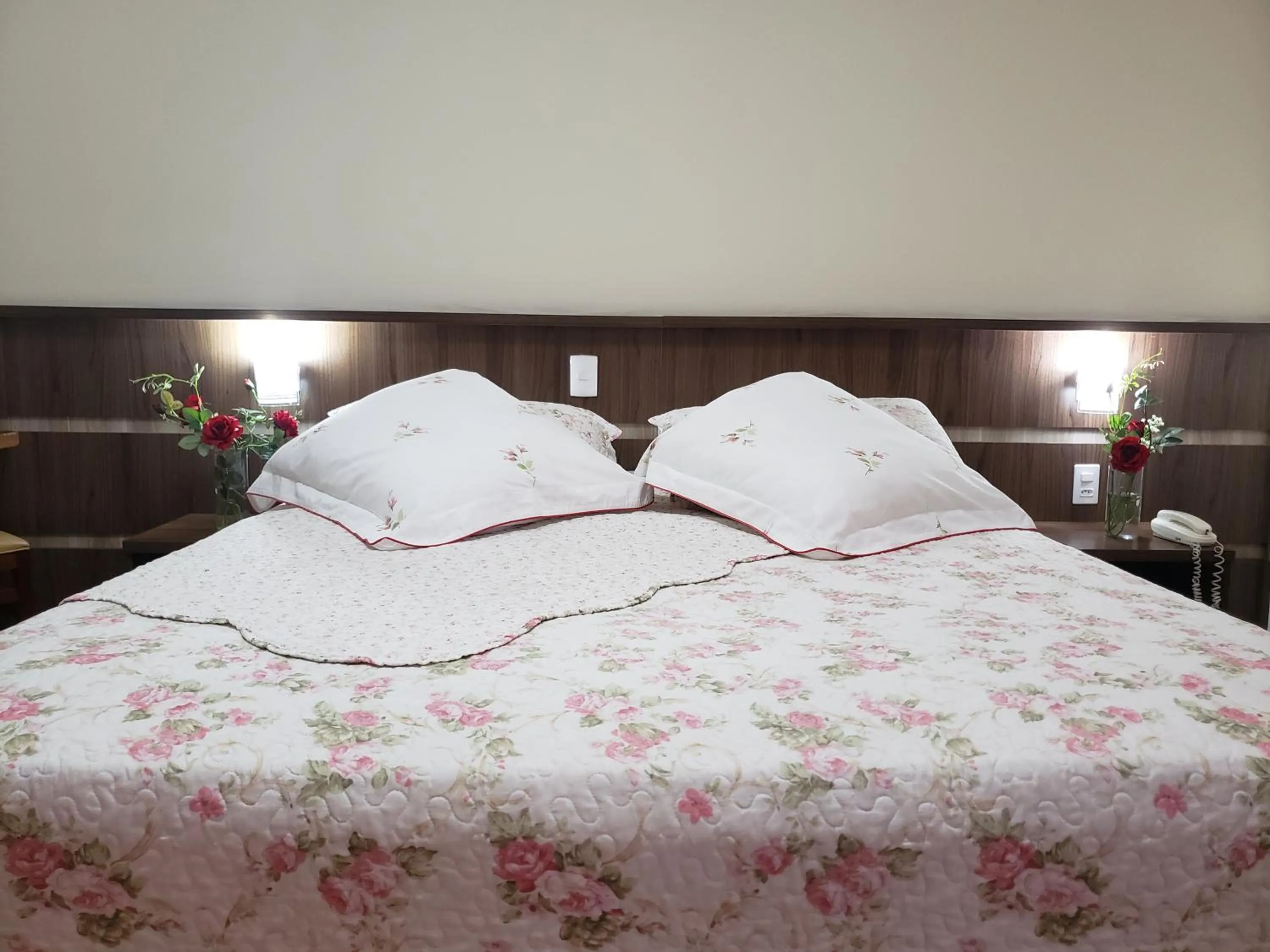 Bed in Grand Enio Hotel e Cantina