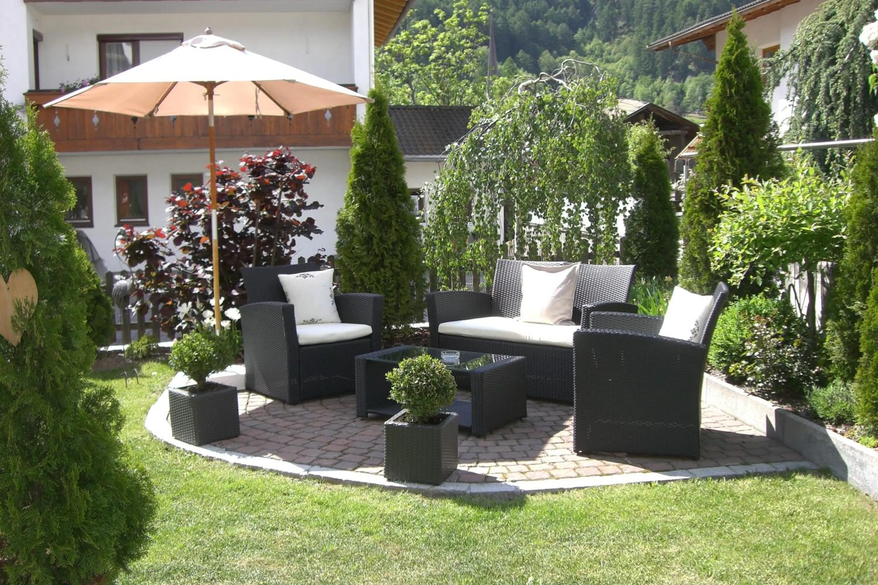 Facade/entrance in Garni Hotel Platzer