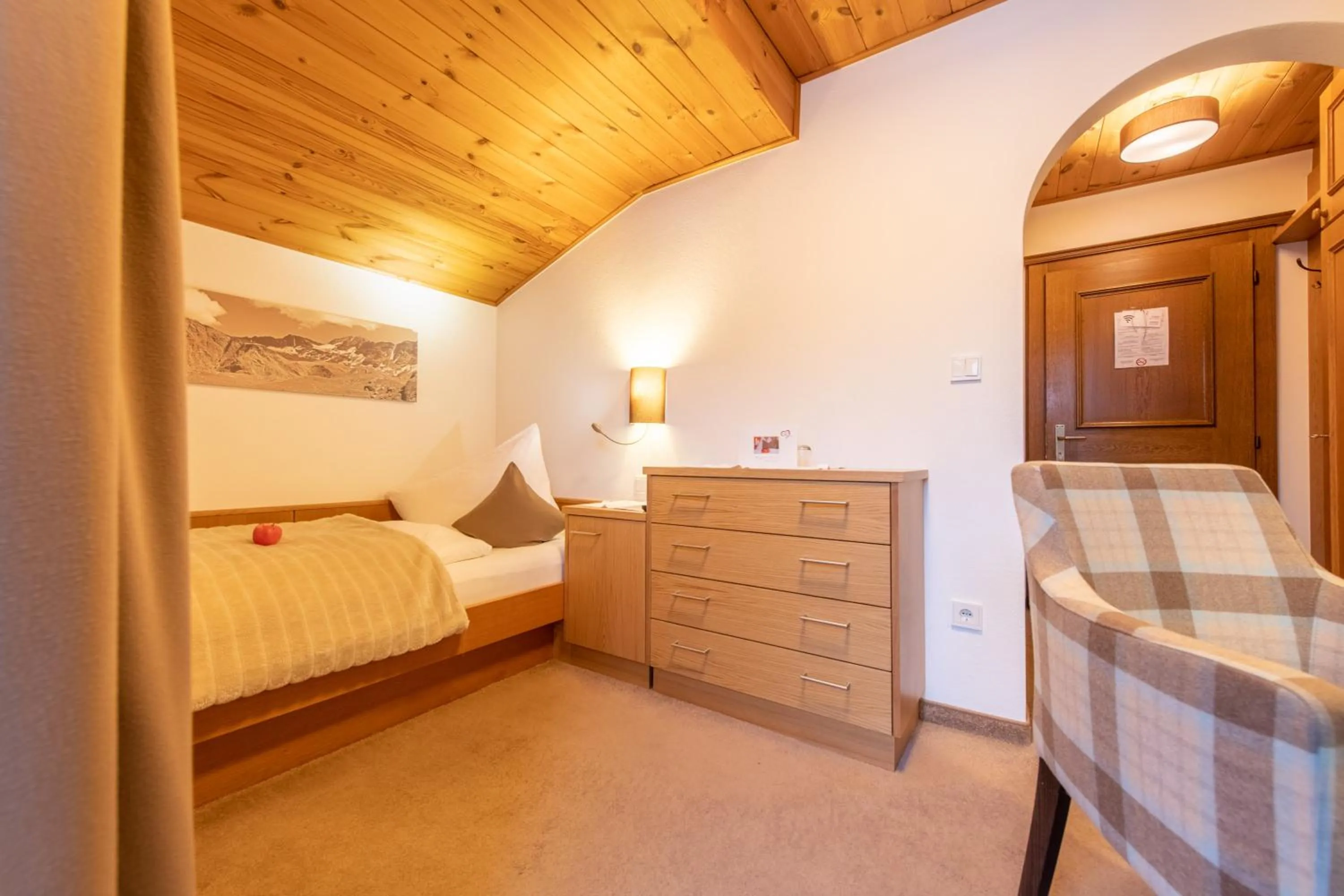 Photo of the whole room in Garni Hotel Platzer