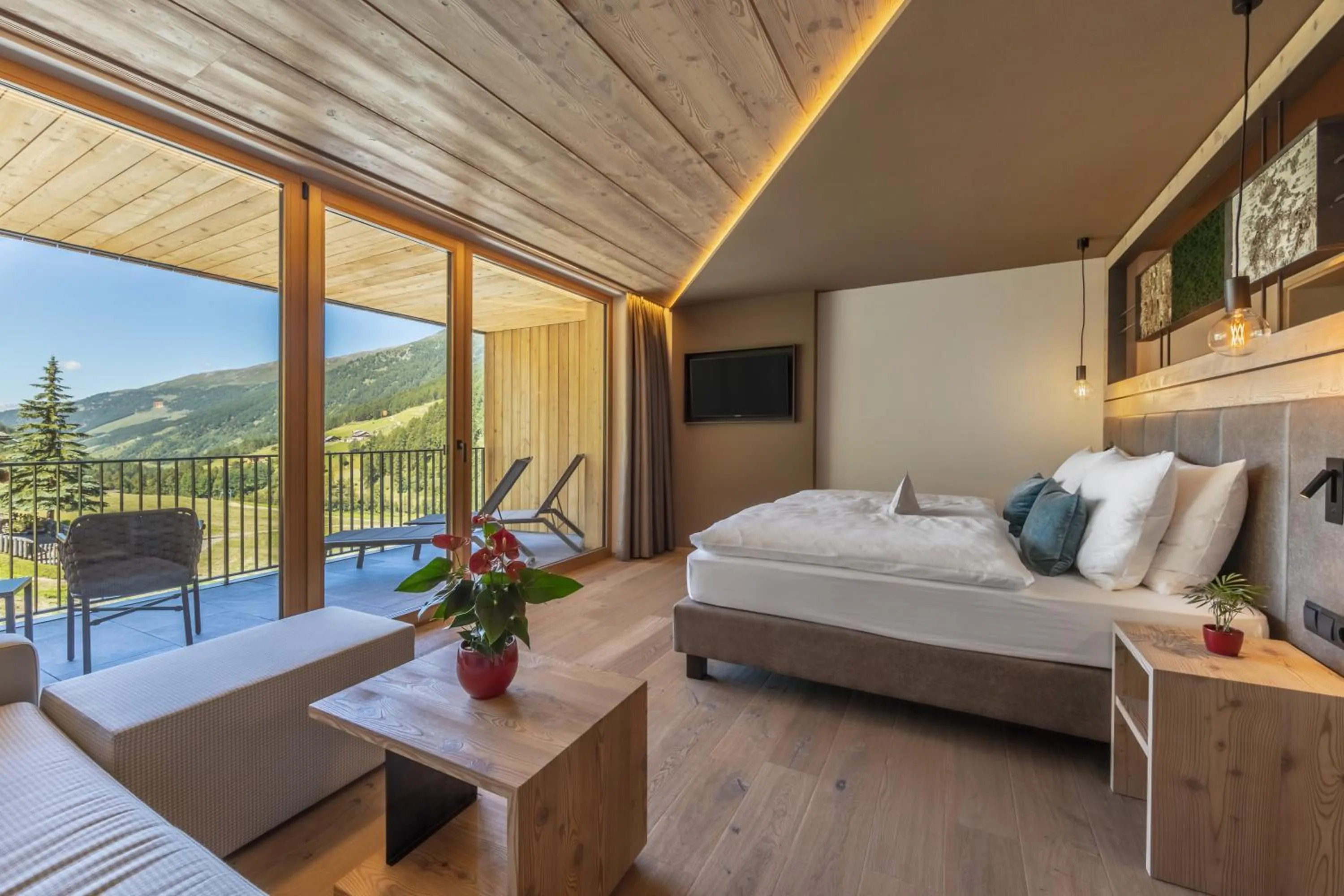 Photo of the whole room, Bed in Almhotel Glieshof