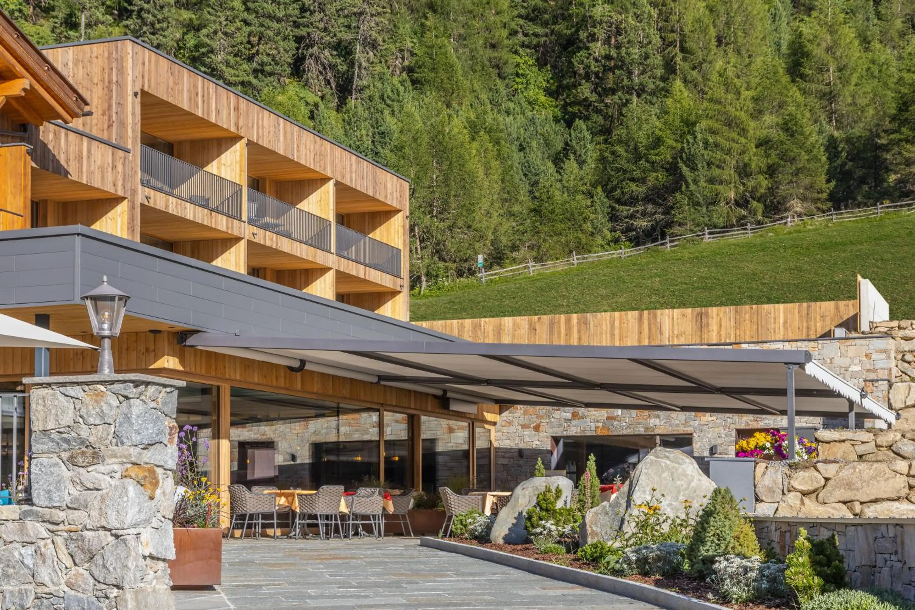 Facade/entrance in Almhotel Glieshof