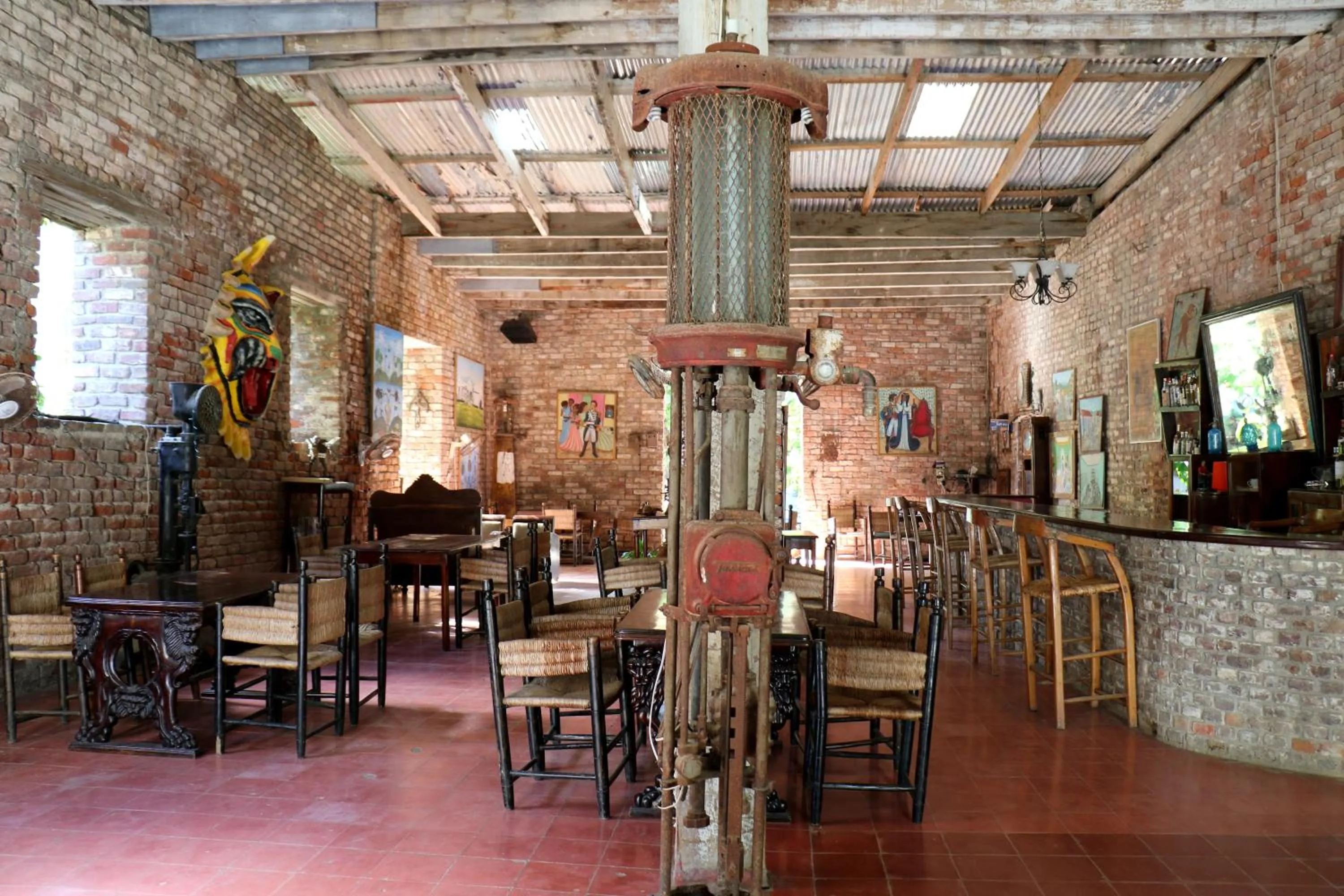 Restaurant/places to eat in hotel florita