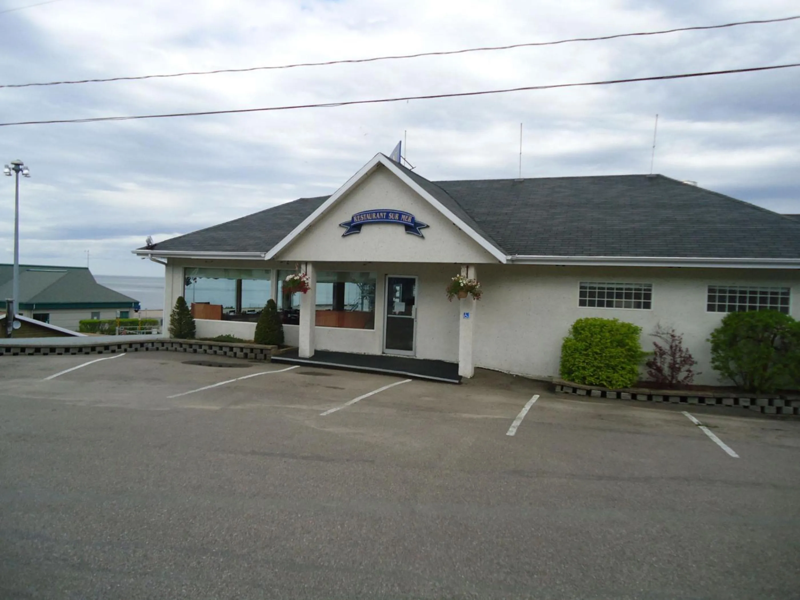 Facade/entrance in Auberge Sur Mer Charlevoix